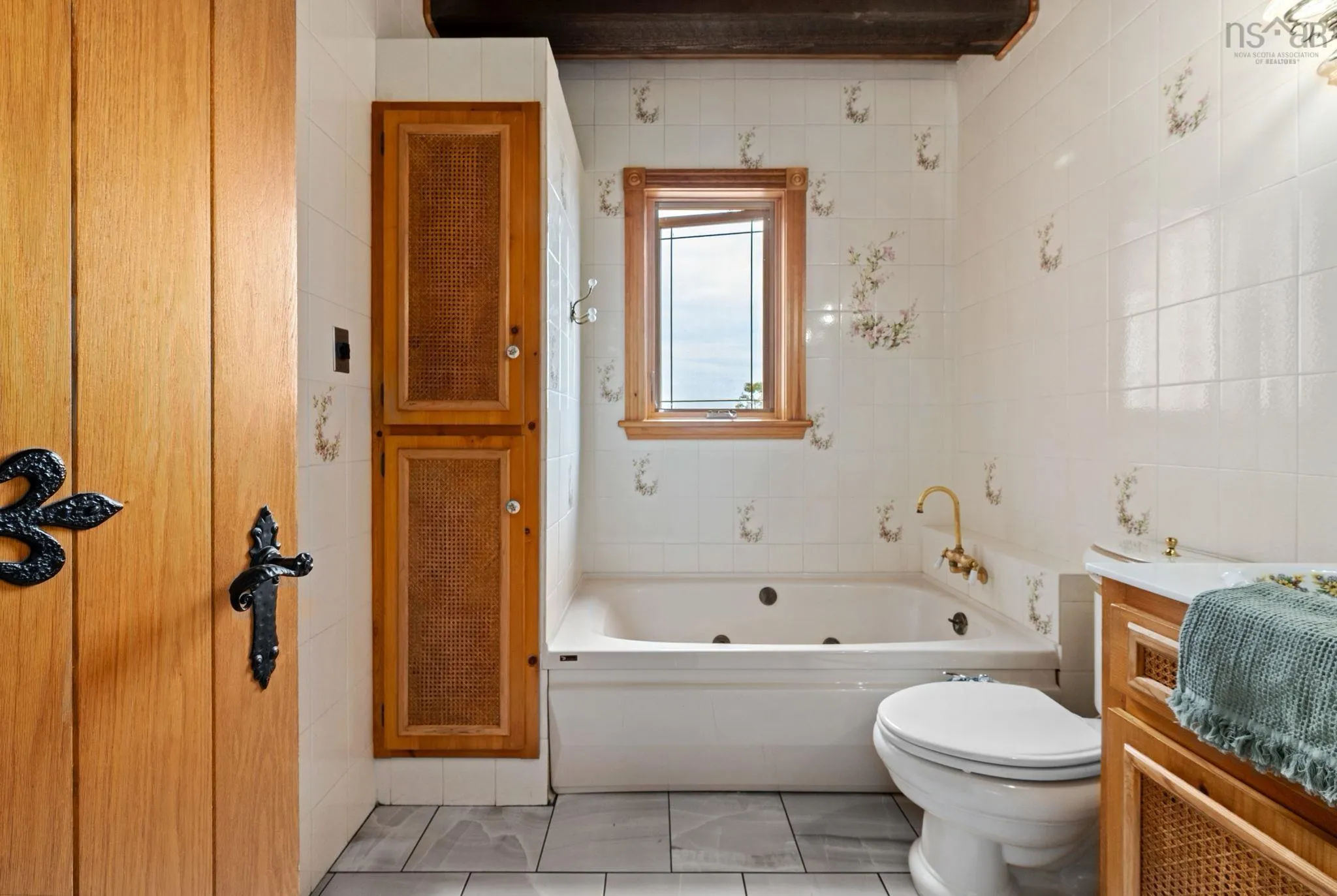 12809 1 Highway, Avonport, NS B0P 1P0, 3 Bedrooms Bedrooms, ,2 BathroomsBathrooms,Residential,For Sale,1,202520075