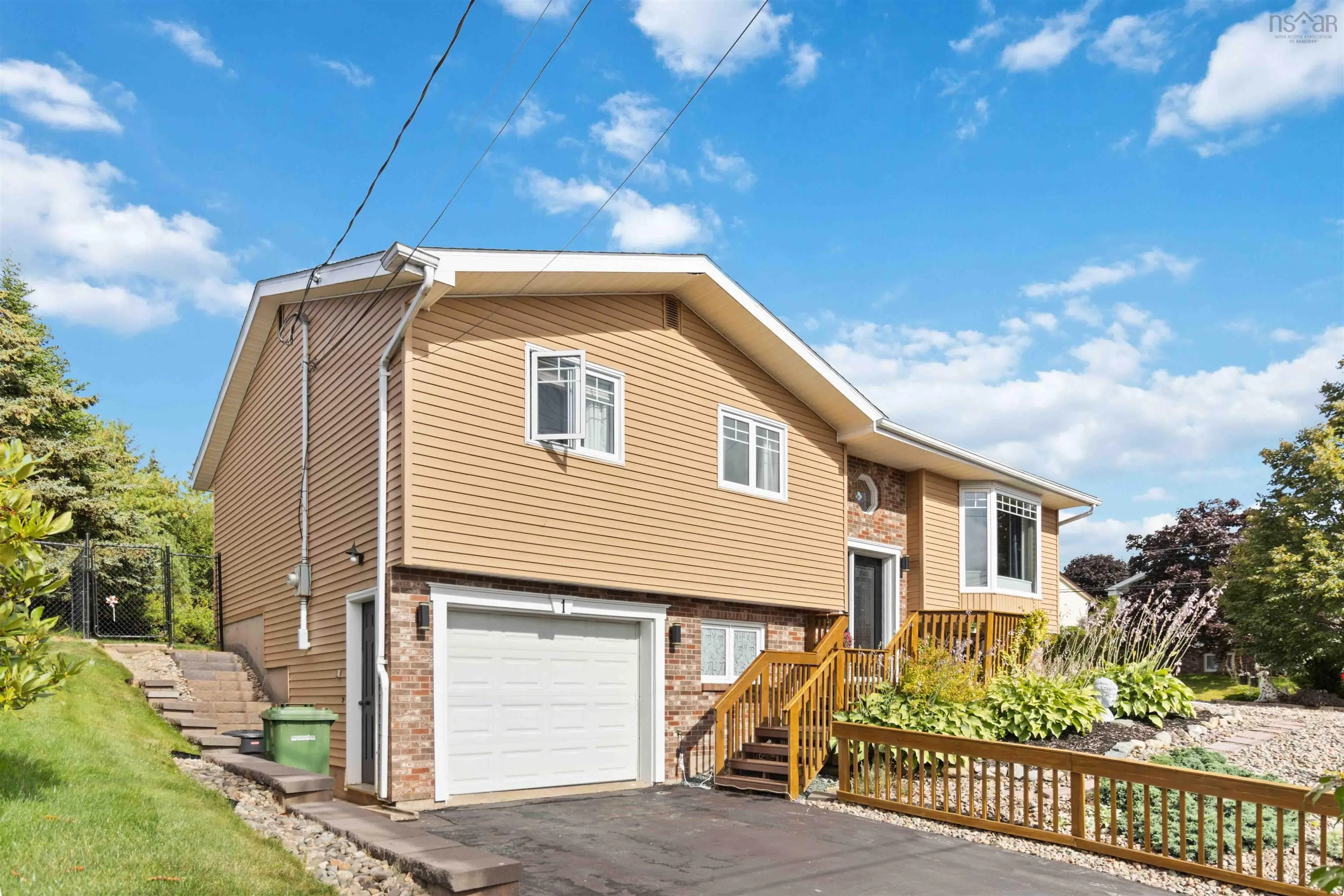 1 Gammon Crescent, Dartmouth, NS B2W 5N9, 3 Bedrooms Bedrooms, ,3 BathroomsBathrooms,Residential,For Sale,Gammon,202520686