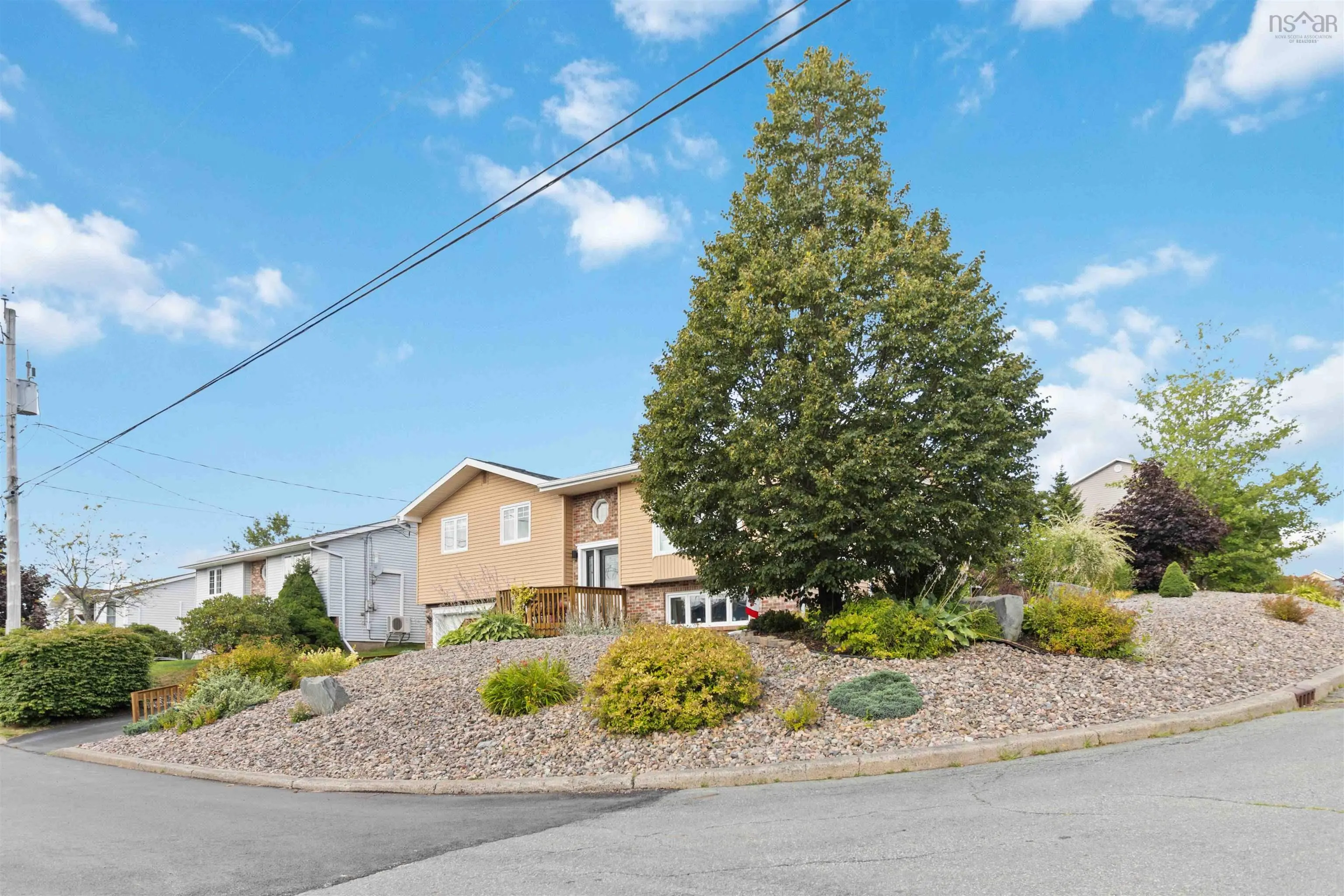 1 Gammon Crescent, Dartmouth, NS B2W 5N9, 3 Bedrooms Bedrooms, ,3 BathroomsBathrooms,Residential,For Sale,Gammon,202520686