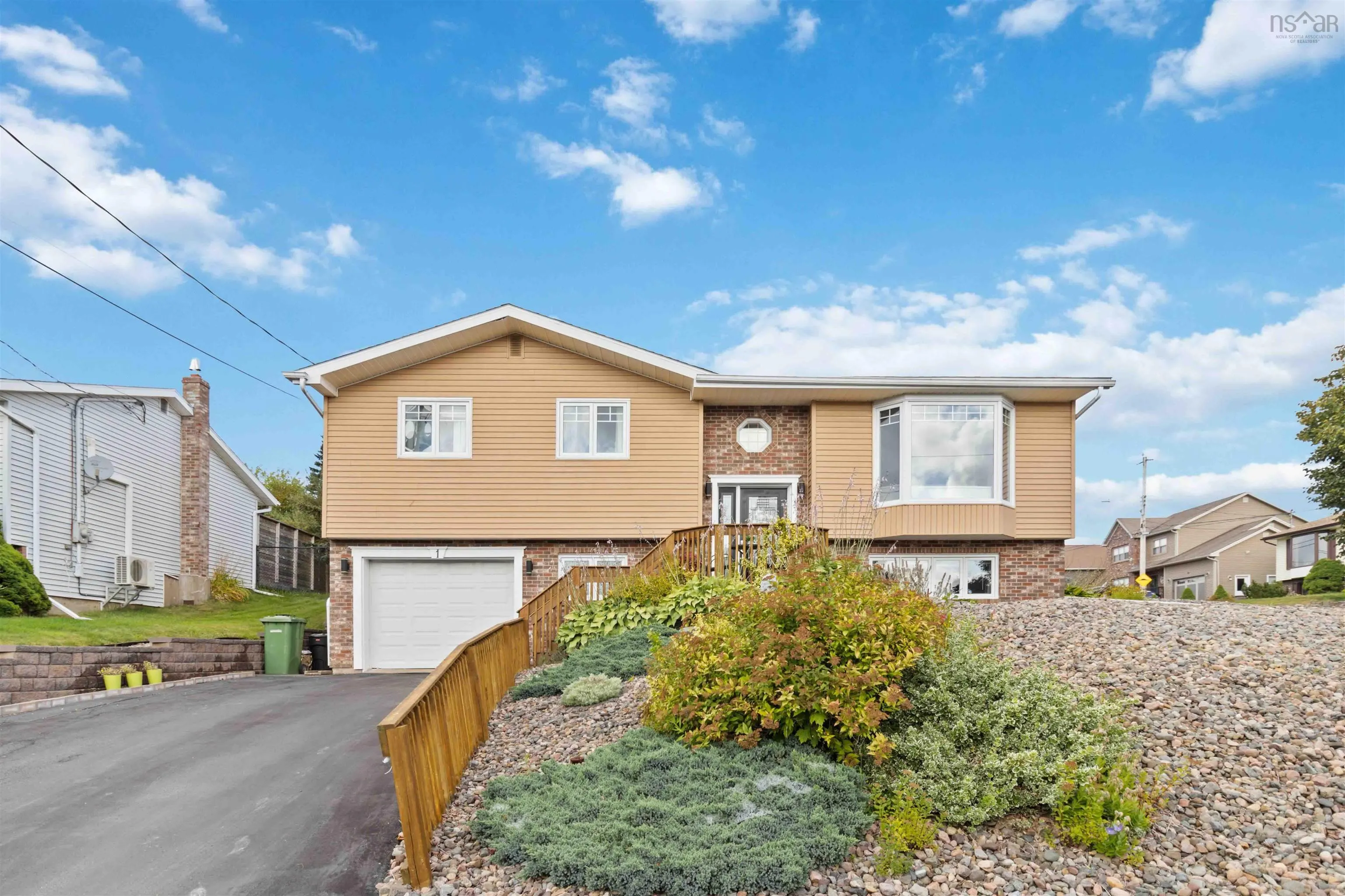 1 Gammon Crescent, Dartmouth, NS B2W 5N9, 3 Bedrooms Bedrooms, ,3 BathroomsBathrooms,Residential,For Sale,Gammon,202520686
