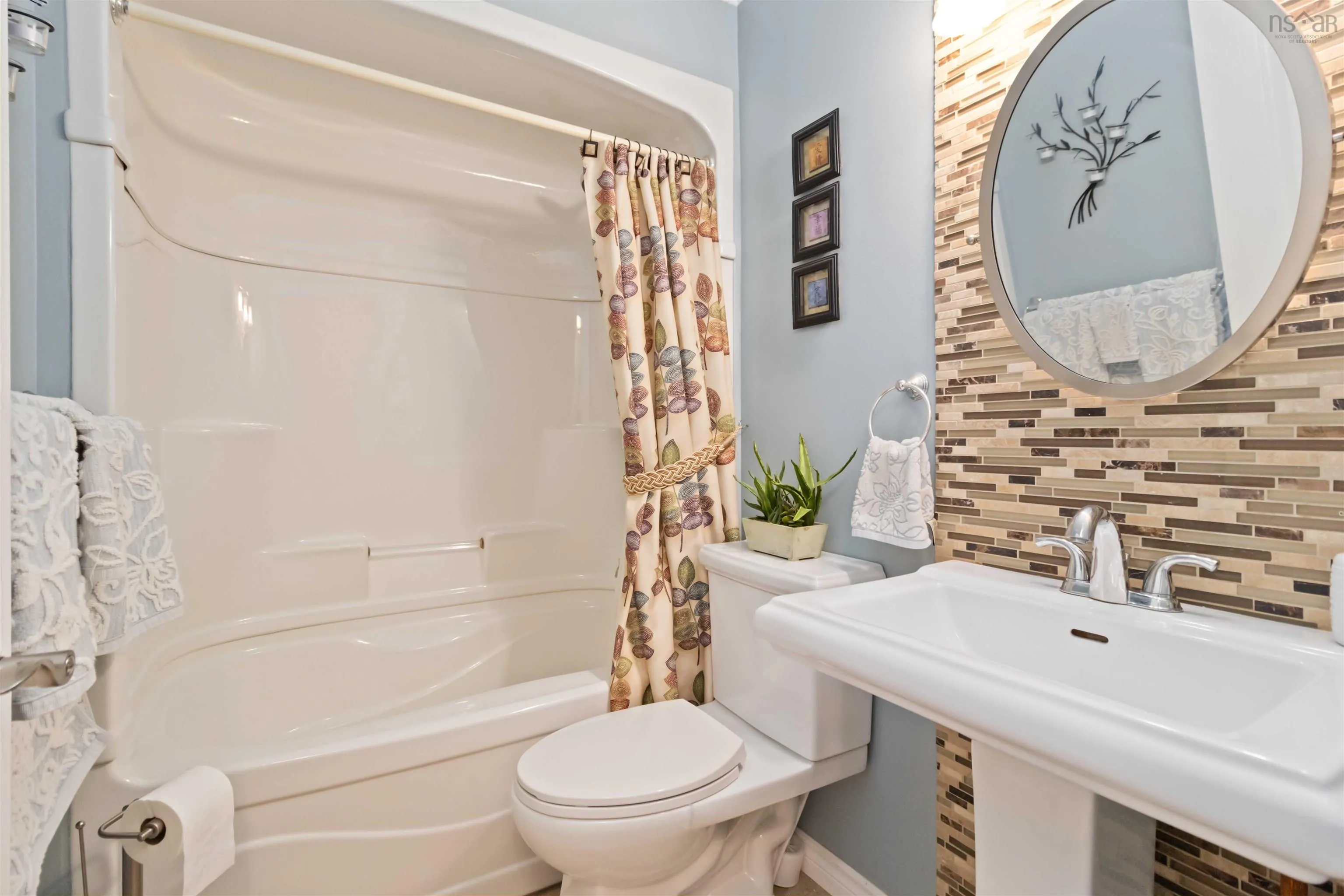1 Gammon Crescent, Dartmouth, NS B2W 5N9, 3 Bedrooms Bedrooms, ,3 BathroomsBathrooms,Residential,For Sale,Gammon,202520686