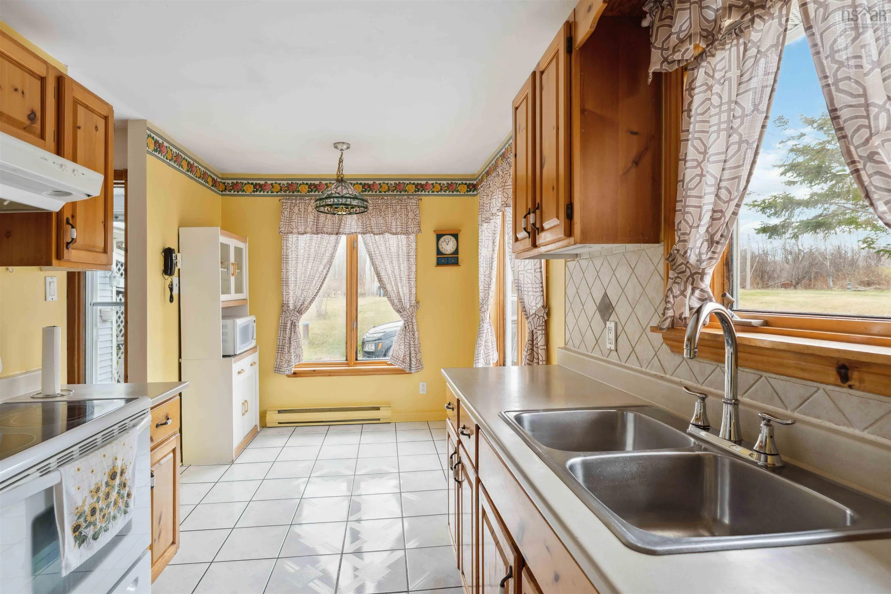13 Cove Road, Bramber Ns B0n 2r0, 3 Bedrooms Bedrooms, ,2 BathroomsBathrooms,Residential,For Sale,Cove,202508979