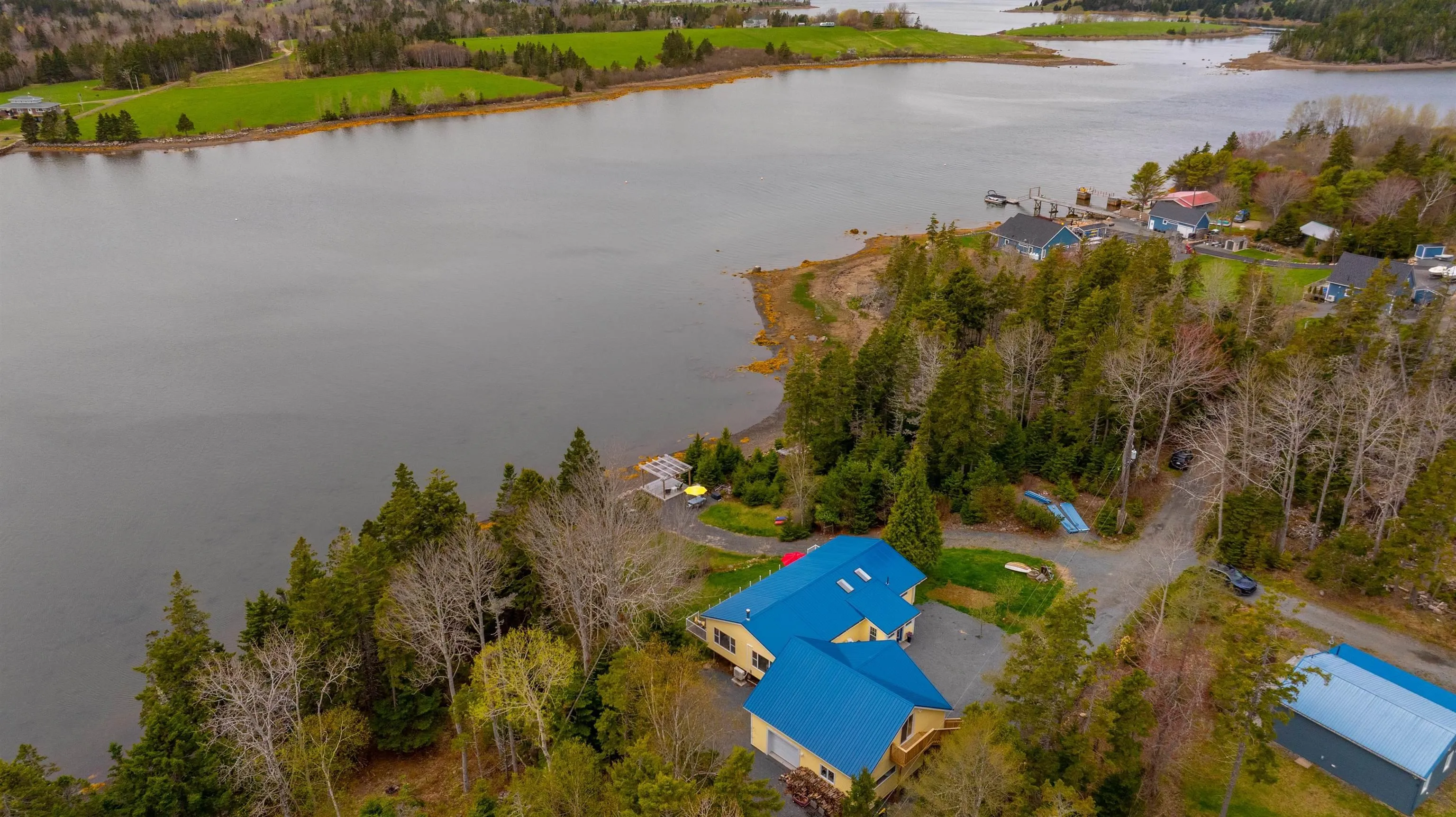 42 Goldfinch Lane, Heckmans Island Ns B0j 2c0, 4 Bedrooms Bedrooms, ,2 BathroomsBathrooms,Residential,For Sale,Goldfinch,202510681