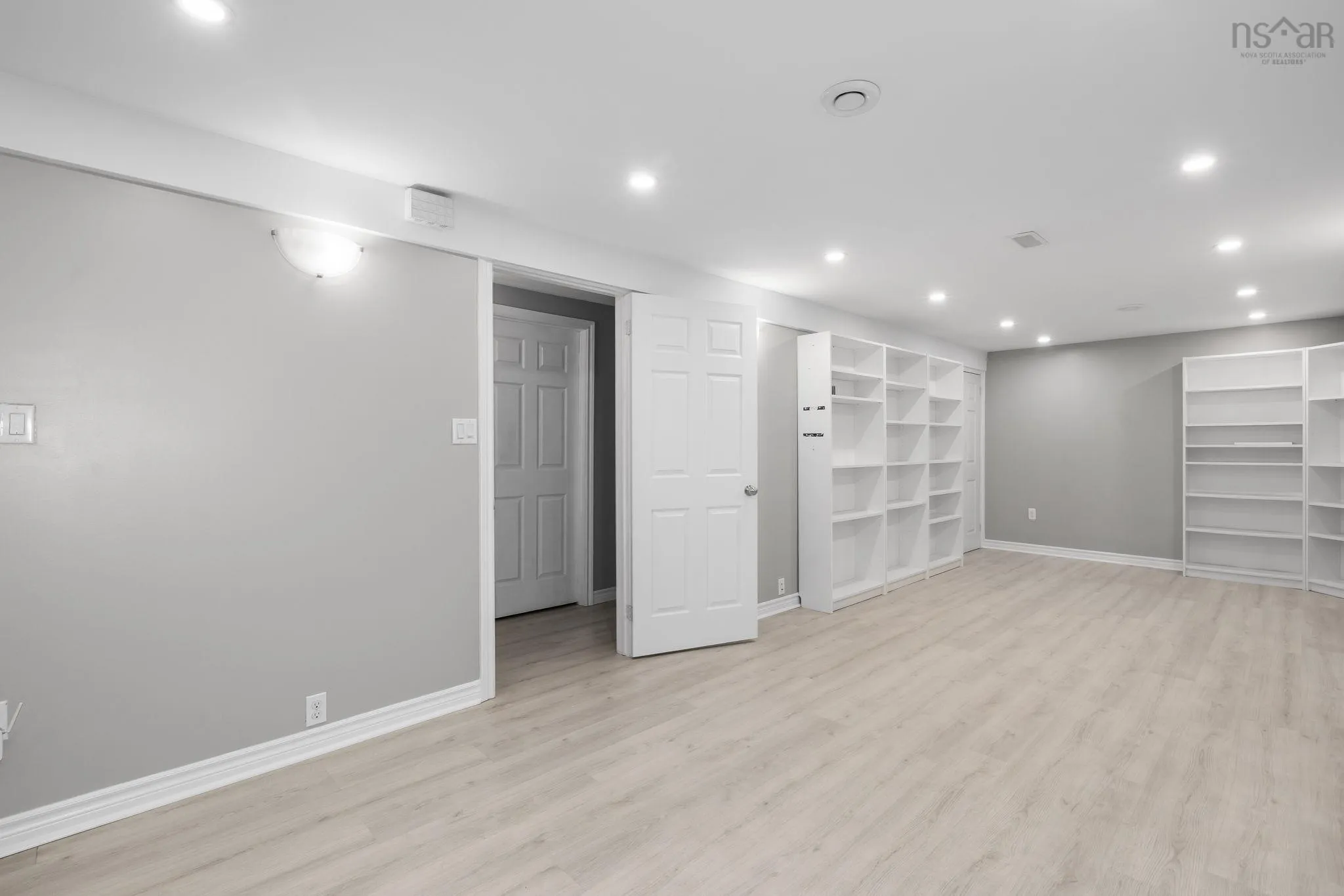 5 Kirtland Court, Dartmouth, NS B2W 4P6, 3 Bedrooms Bedrooms, ,2 BathroomsBathrooms,Residential,For Sale,Kirtland,202521711