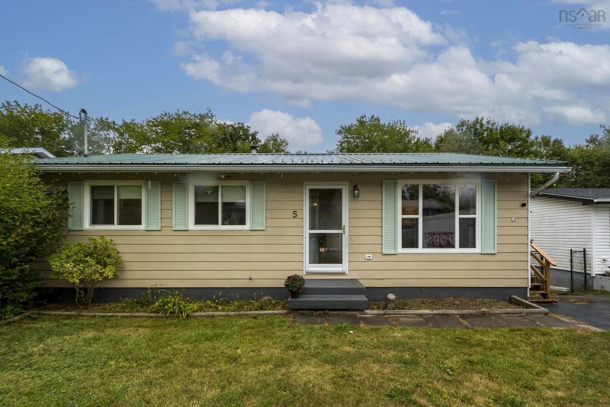 5 Kirtland Court, Dartmouth, NS B2W 4P6, 3 Bedrooms Bedrooms, ,2 BathroomsBathrooms,Residential,For Sale,Kirtland,202521711