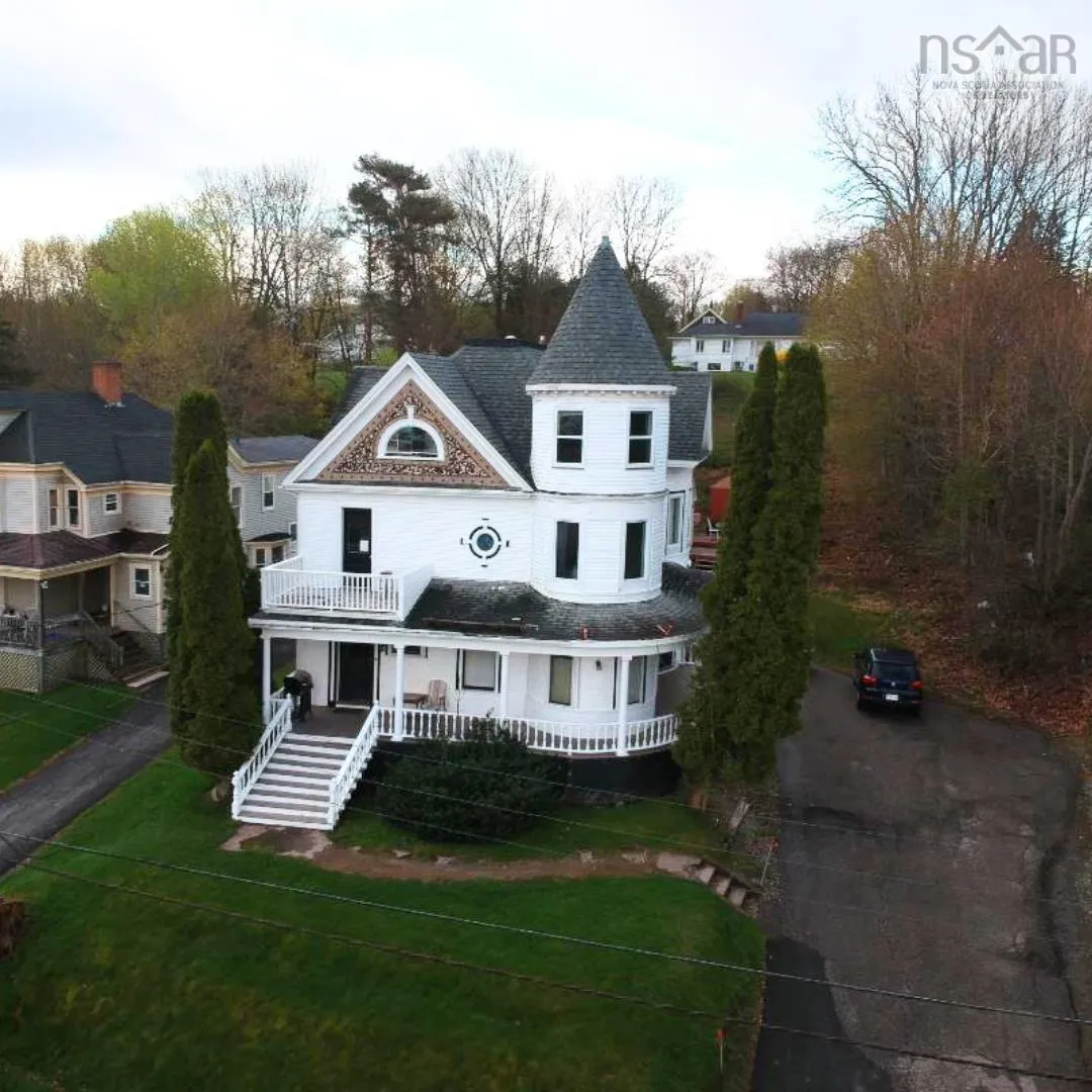 21 Prospect Street, Wolfville Ns B4p 1l3, 12 Bedrooms Bedrooms, ,Residential Income,For Sale,Prospect,202510355