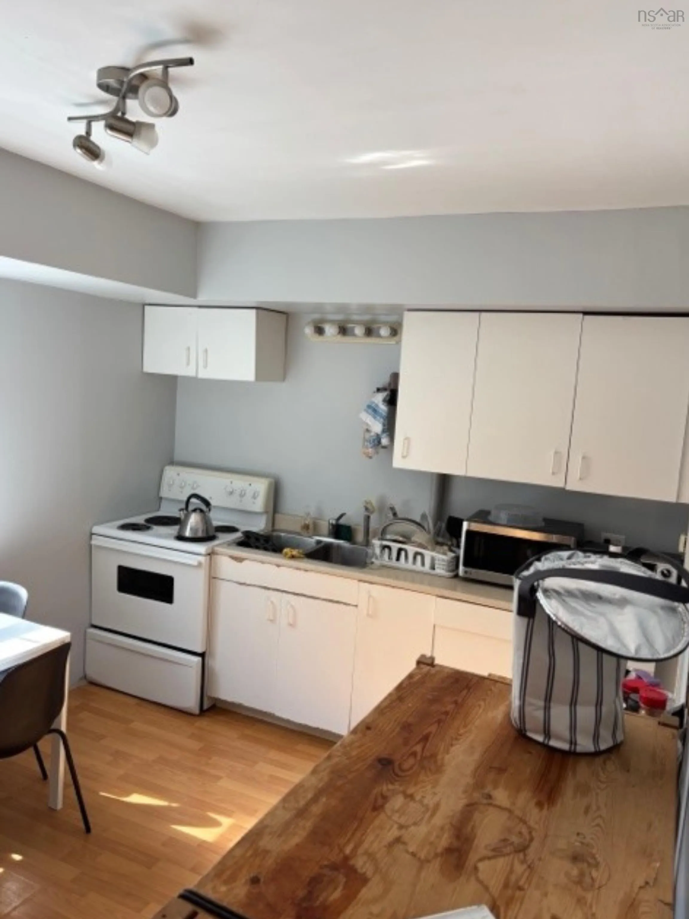 21 Prospect Street, Wolfville Ns B4p 1l3, 12 Bedrooms Bedrooms, ,Residential Income,For Sale,Prospect,202510355