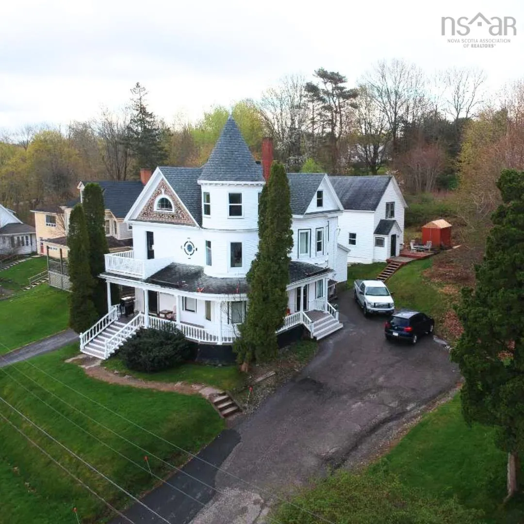 21 Prospect Street, Wolfville Ns B4p 1l3, 12 Bedrooms Bedrooms, ,Residential Income,For Sale,Prospect,202510355
