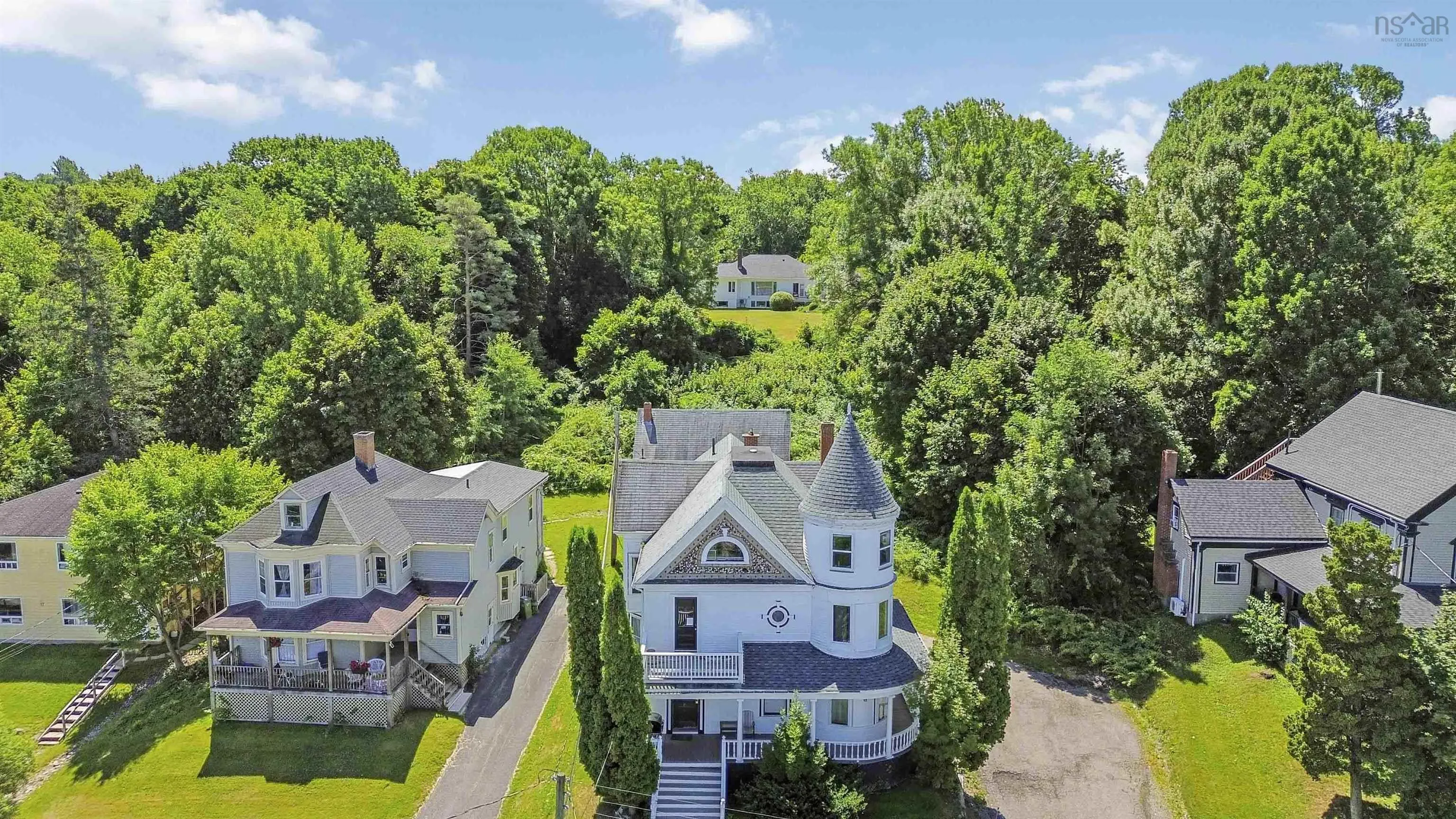 21 Prospect Street, Wolfville Ns B4p 1l3, 12 Bedrooms Bedrooms, ,Residential Income,For Sale,Prospect,202510355