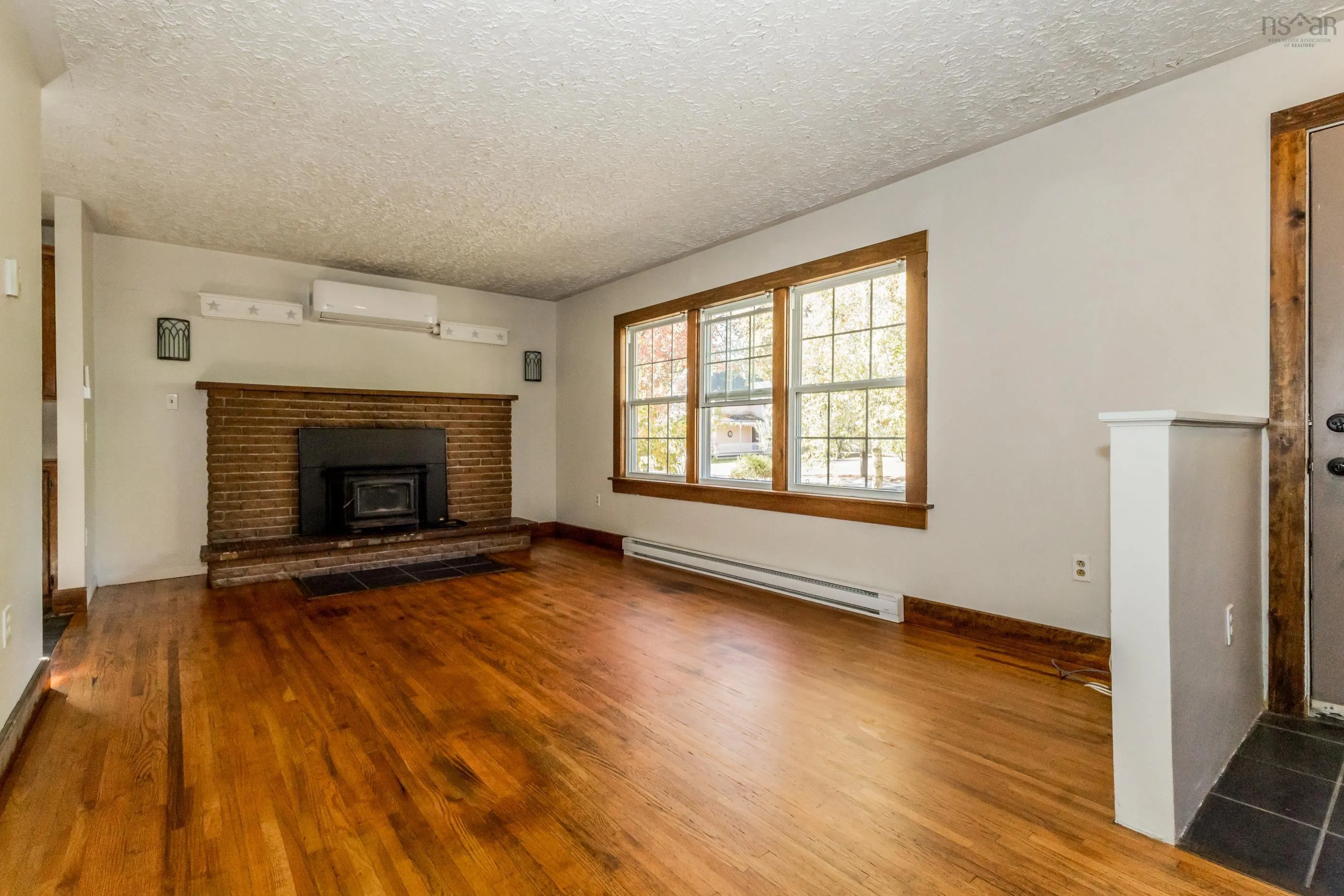 130 Foster Street, Berwick, NS B0P 1E0, 4 Bedrooms Bedrooms, ,2 BathroomsBathrooms,Residential,For Sale,Foster,202524832
