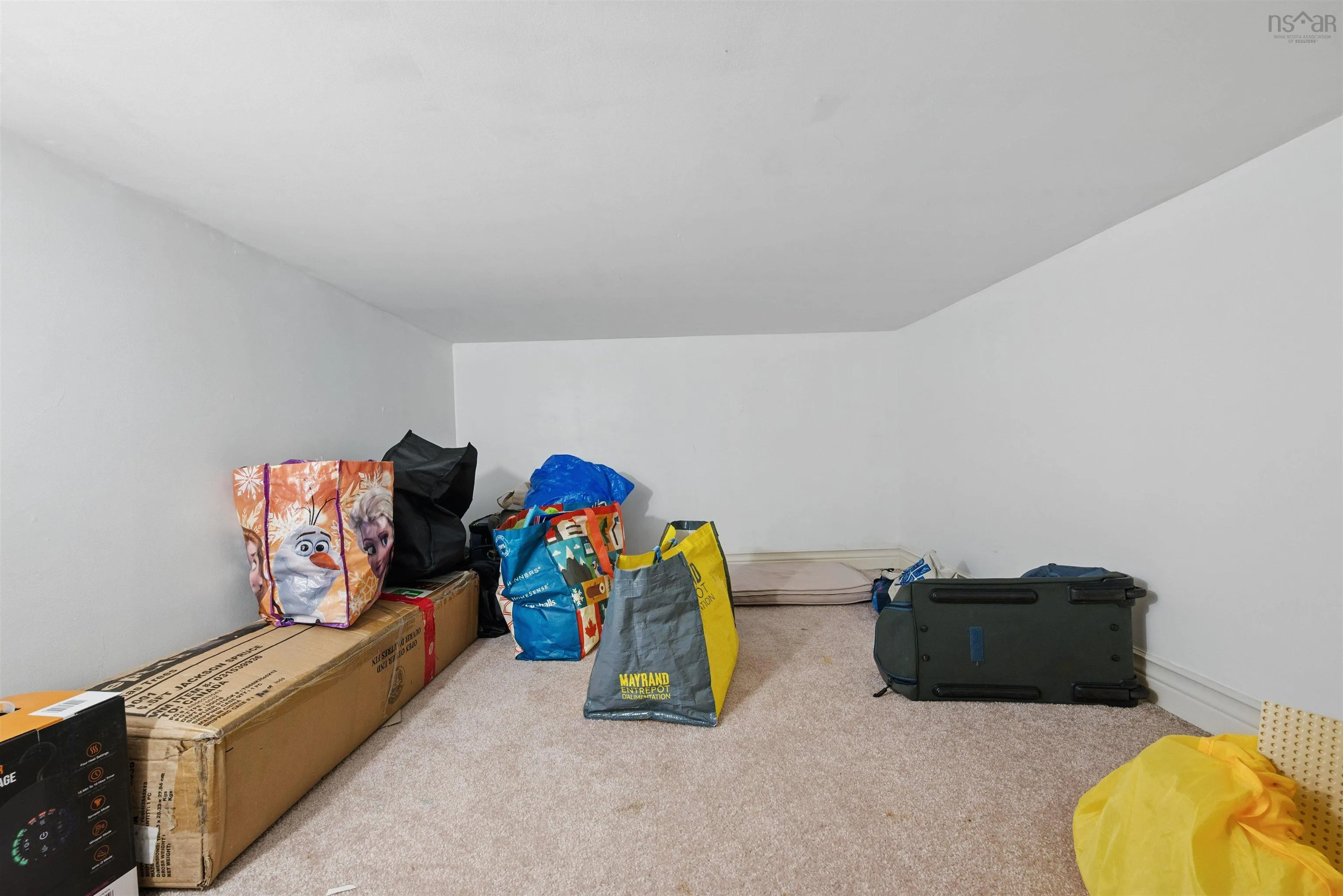 25 Brookshire Court, Bedford, NS B4A 4E2, 3 Bedrooms Bedrooms, ,2 BathroomsBathrooms,Residential,For Sale,Brookshire,202512123