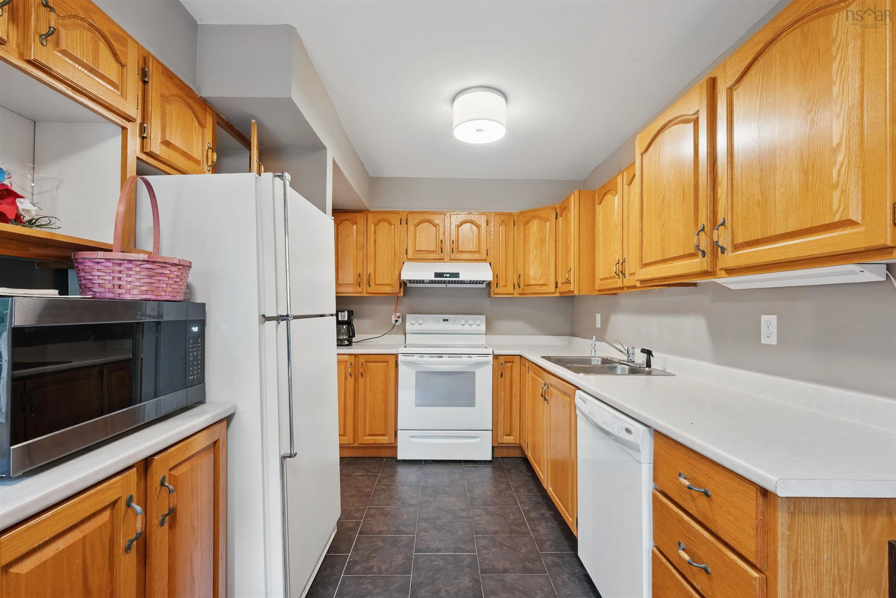 25 Brookshire Court, Bedford, NS B4A 4E2, 3 Bedrooms Bedrooms, ,2 BathroomsBathrooms,Residential,For Sale,Brookshire,202512123