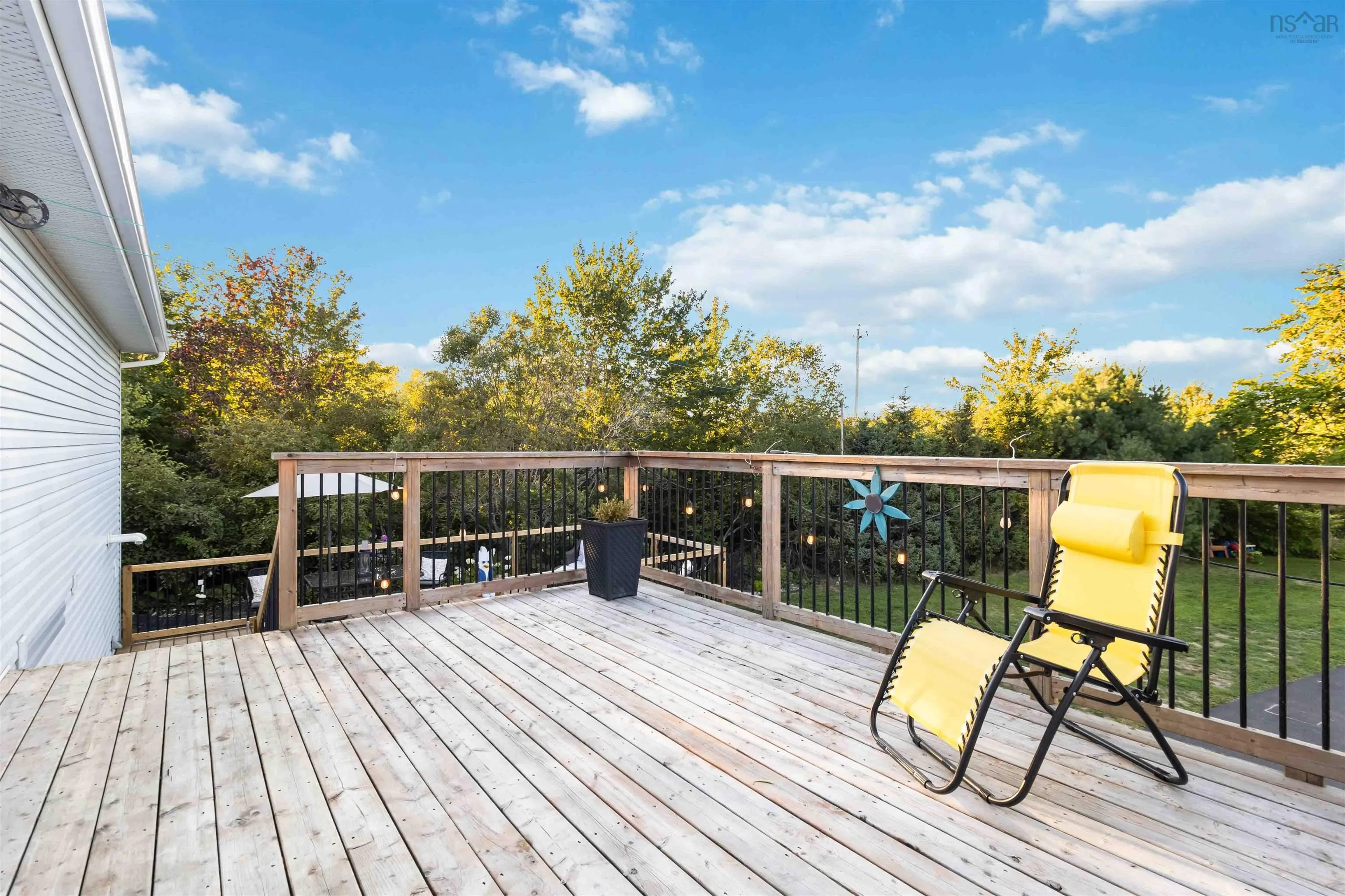 667/669 Hammonds Plains Road, Bedford, NS B4B 1A6, ,Residential Income,For Sale,Hammonds Plains,202522549