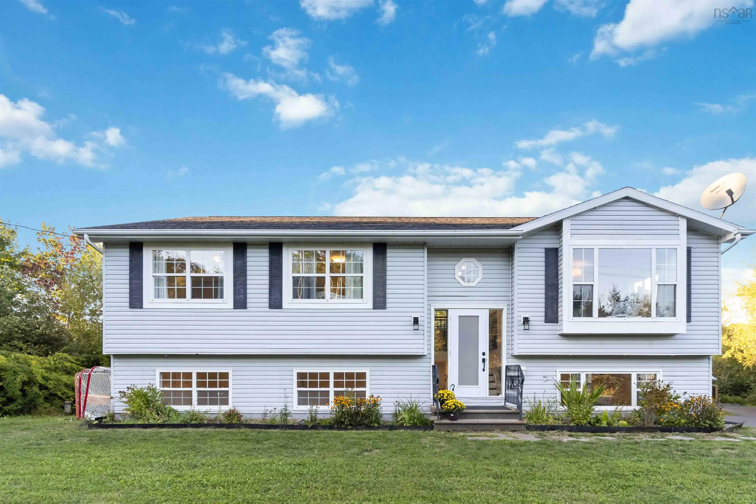 667/669 Hammonds Plains Road, Bedford, NS B4B 1A6, ,Residential Income,For Sale,Hammonds Plains,202522549