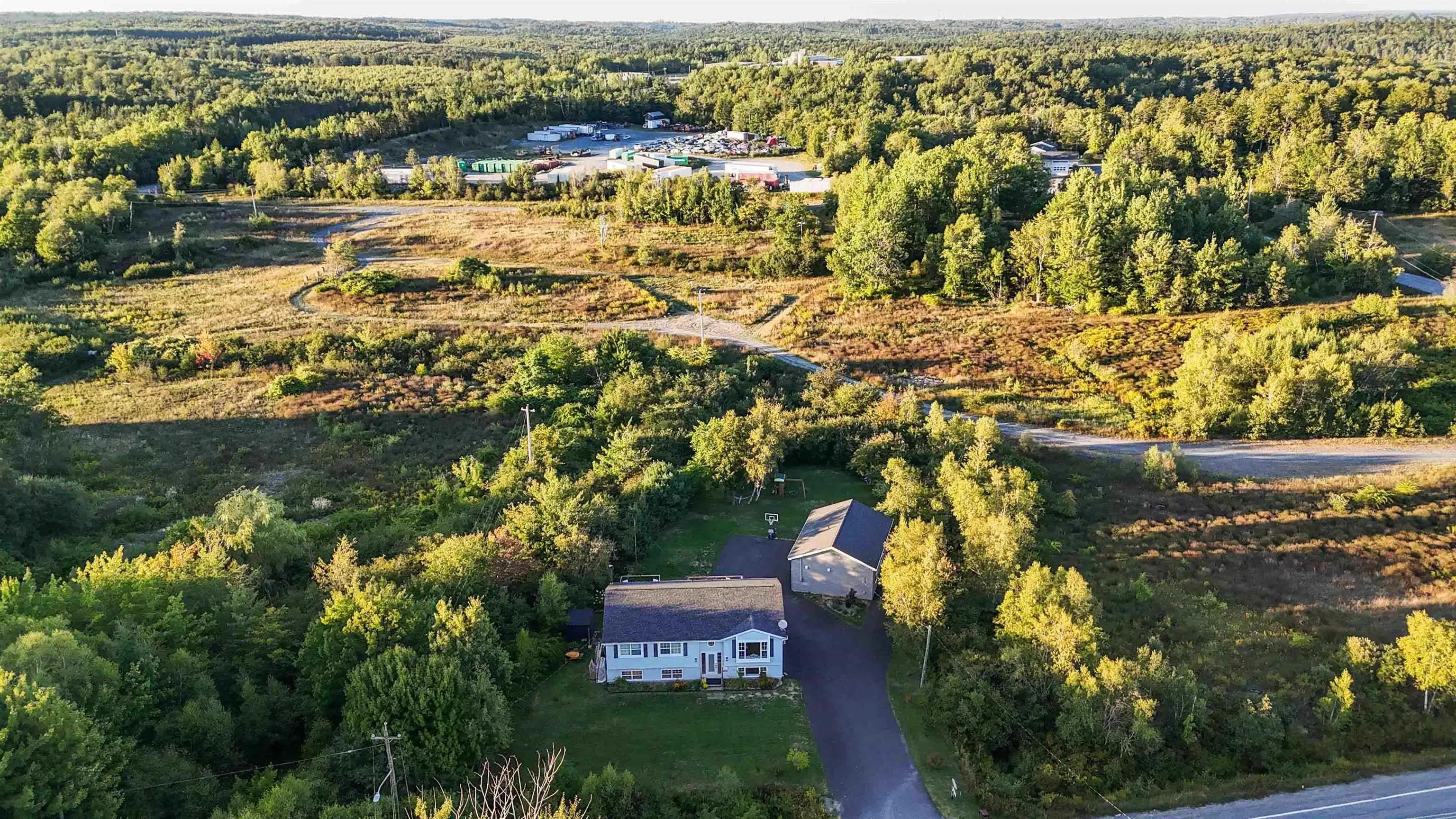 667/669 Hammonds Plains Road, Bedford, NS B4B 1A6, ,Residential Income,For Sale,Hammonds Plains,202522549