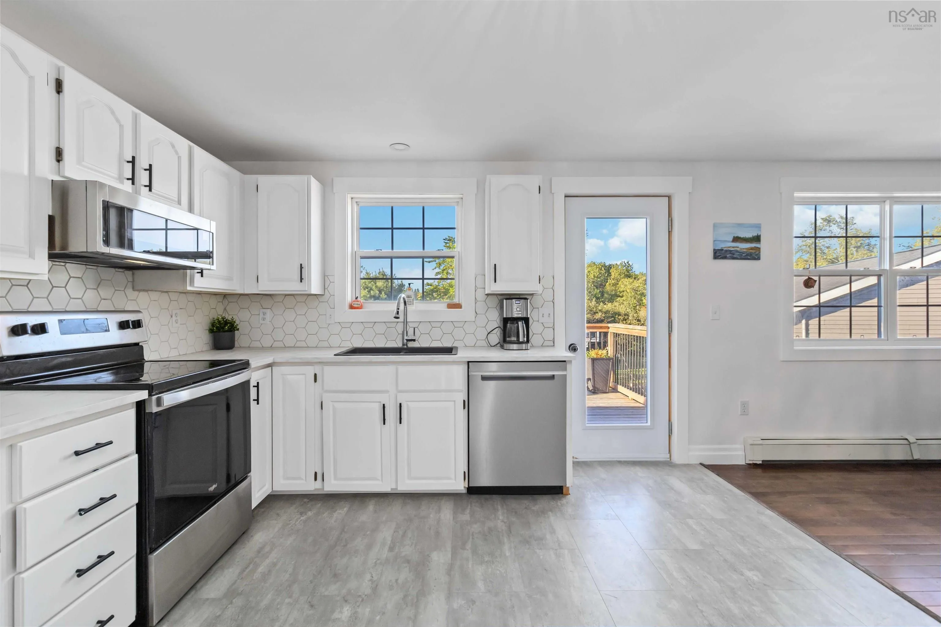 667/669 Hammonds Plains Road, Bedford, NS B4B 1A6, ,Residential Income,For Sale,Hammonds Plains,202522549