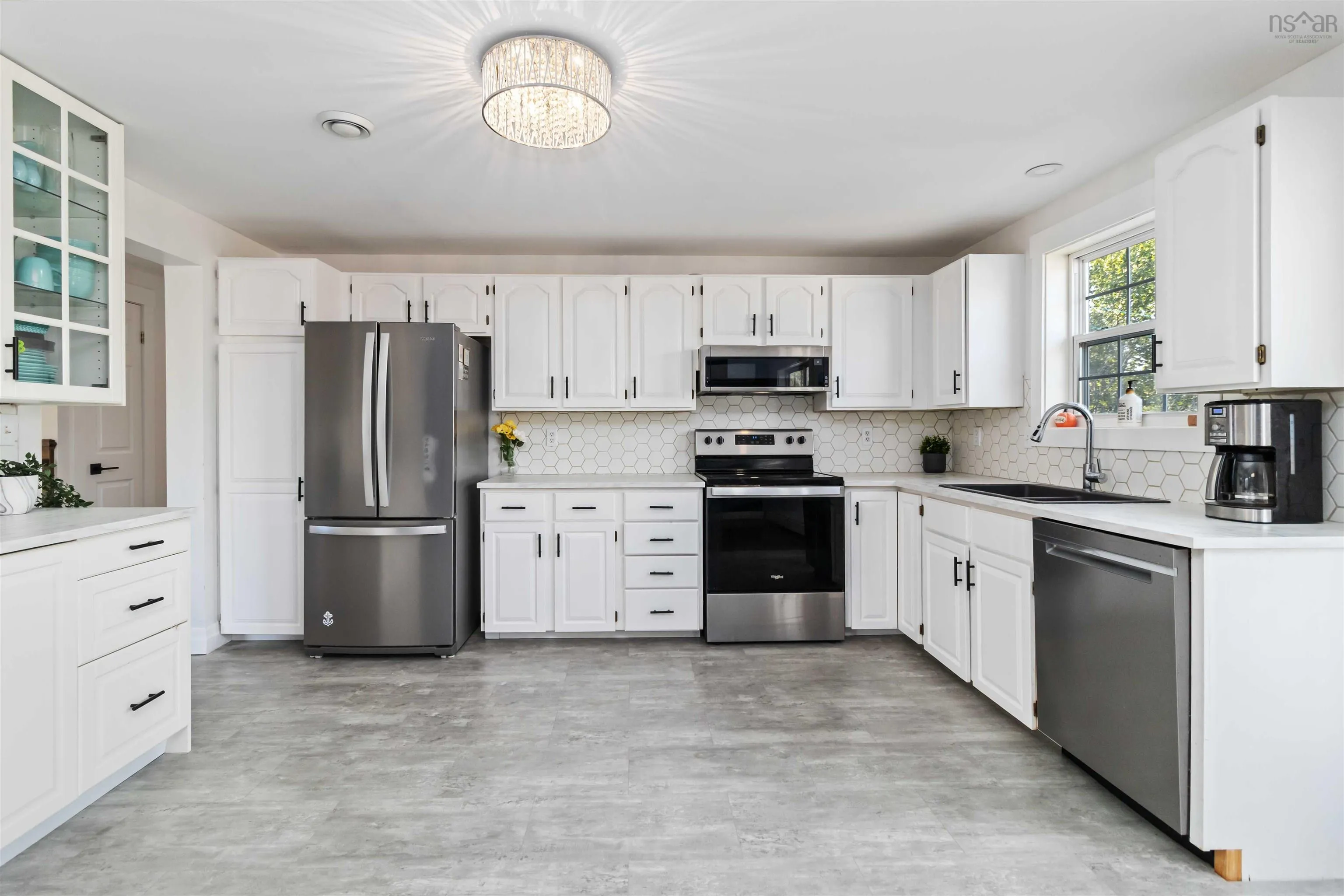 667/669 Hammonds Plains Road, Bedford, NS B4B 1A6, ,Residential Income,For Sale,Hammonds Plains,202522549