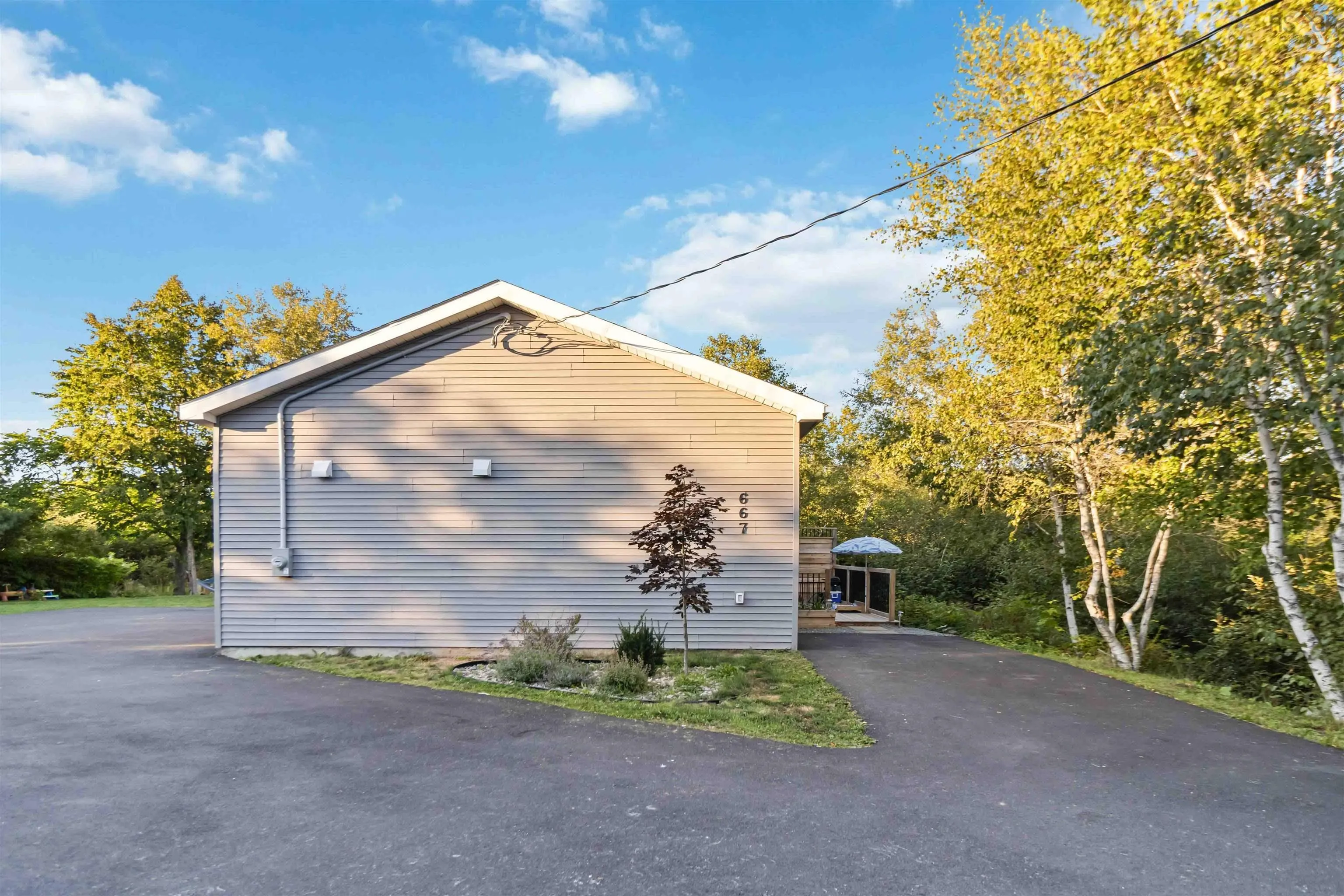 667/669 Hammonds Plains Road, Bedford, NS B4B 1A6, ,Residential Income,For Sale,Hammonds Plains,202522549