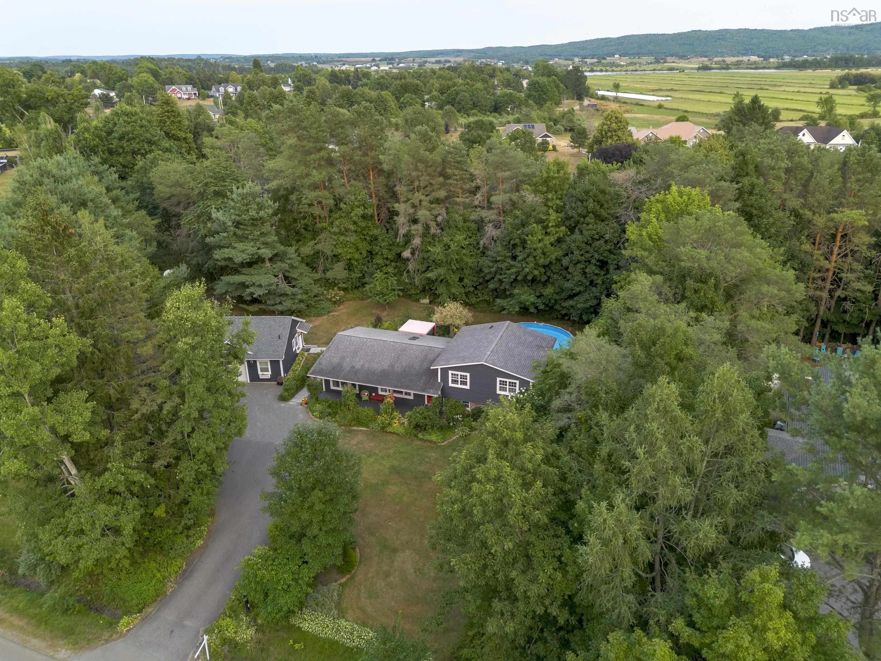 481 Falmouth Dyke Road, Falmouth, NS B0P 1P0, 4 Bedrooms Bedrooms, ,3 BathroomsBathrooms,Residential,For Sale,Falmouth Dyke,202519972