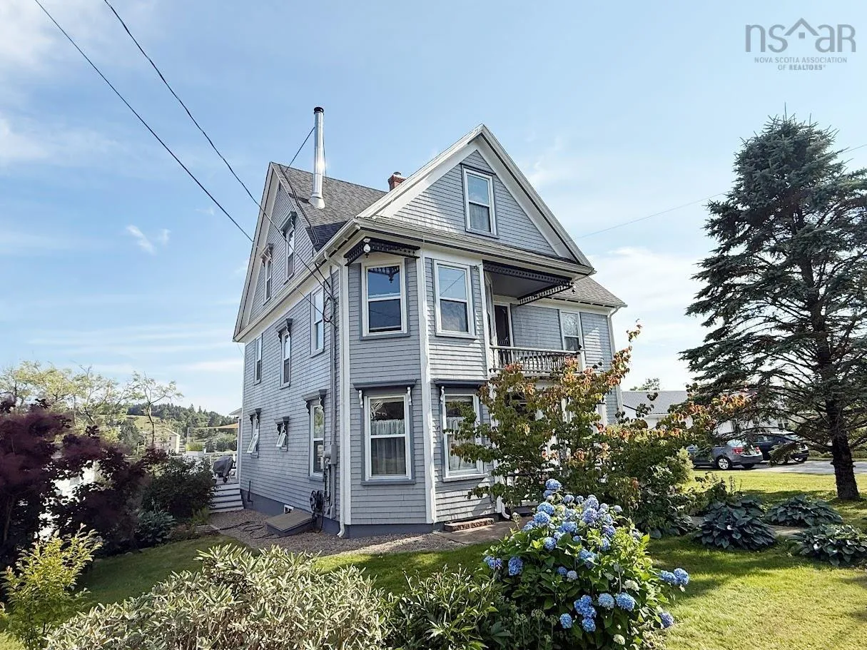 235 North Side Road, Riverport, NS B0J 2W0, 4 Bedrooms Bedrooms, ,4 BathroomsBathrooms,Residential,For Sale,North Side,202519189