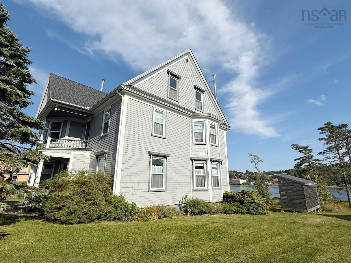 235 North Side Road, Riverport, NS B0J 2W0, 4 Bedrooms Bedrooms, ,4 BathroomsBathrooms,Residential,For Sale,North Side,202519189