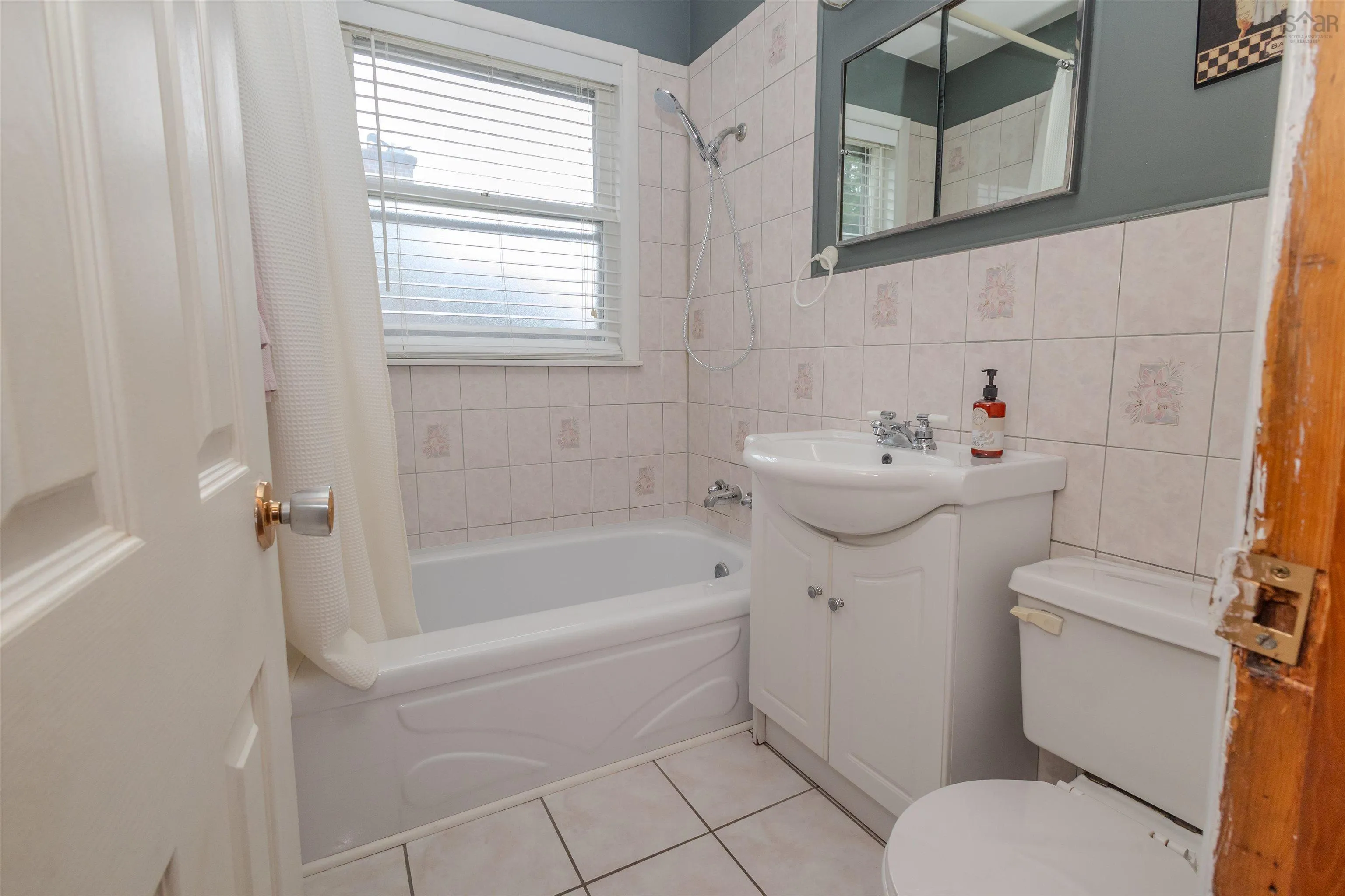 249 Lisgard Street, Sydney, NS B1P 2Z1, 3 Bedrooms Bedrooms, ,1 BathroomBathrooms,Residential,For Sale,Lisgard,202518429