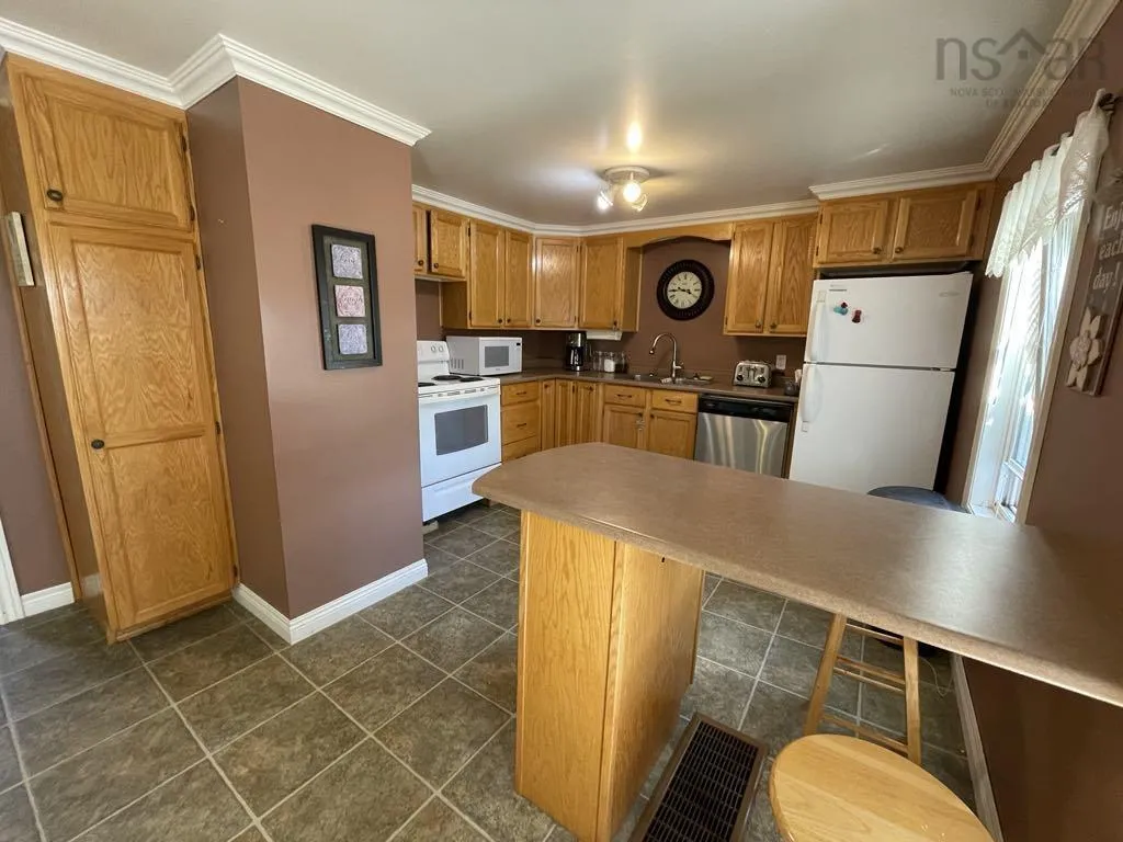 27 Cheticamp Back Road, Point Cross, NS B0E 1H0, 4 Bedrooms Bedrooms, ,2 BathroomsBathrooms,Residential,For Sale,Cheticamp Back,202519164