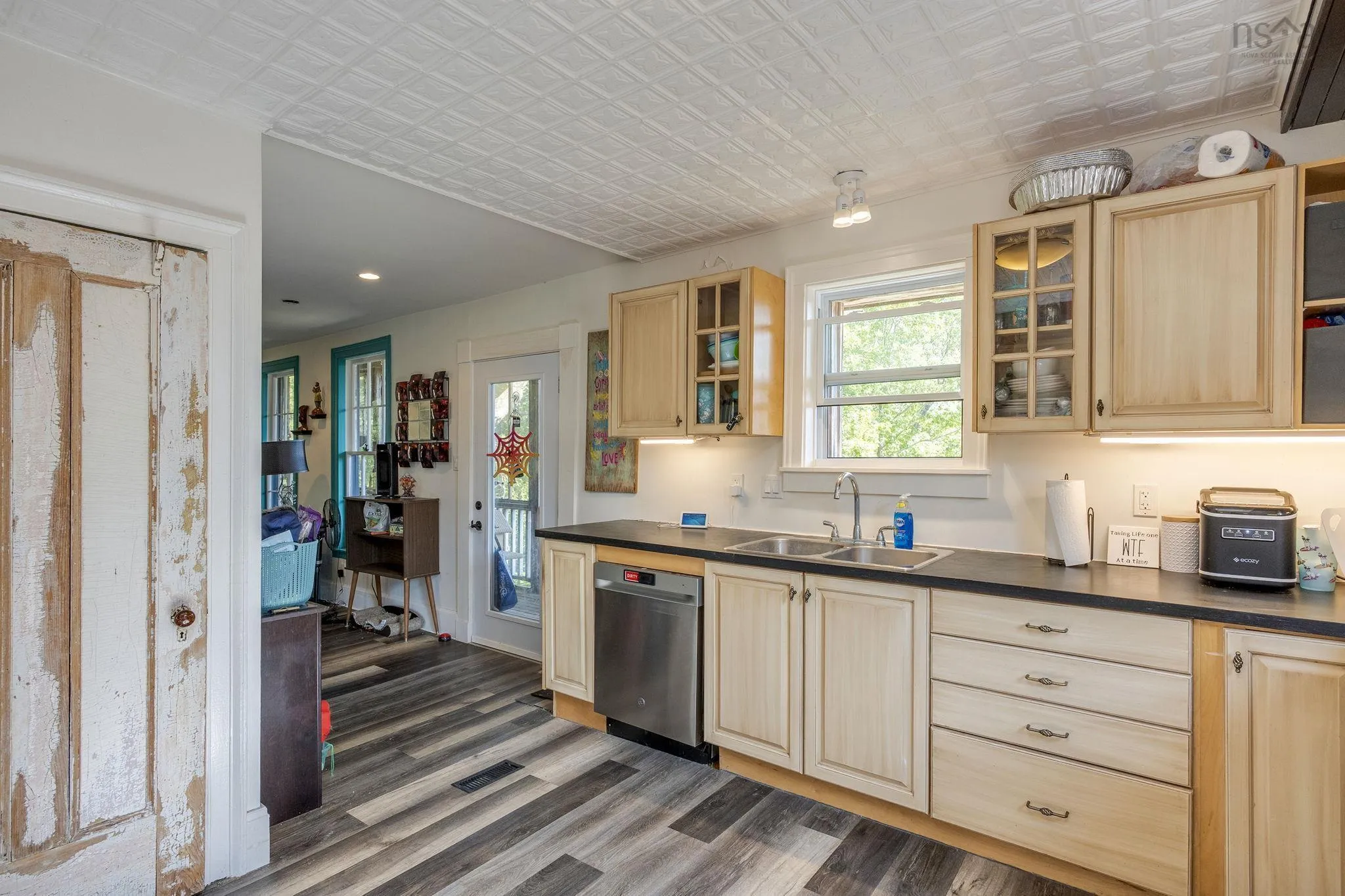 40 Pleasant Street, Bear River, NS B0S 1B0, 4 Bedrooms Bedrooms, ,2 BathroomsBathrooms,Residential,For Sale,Pleasant,202523714