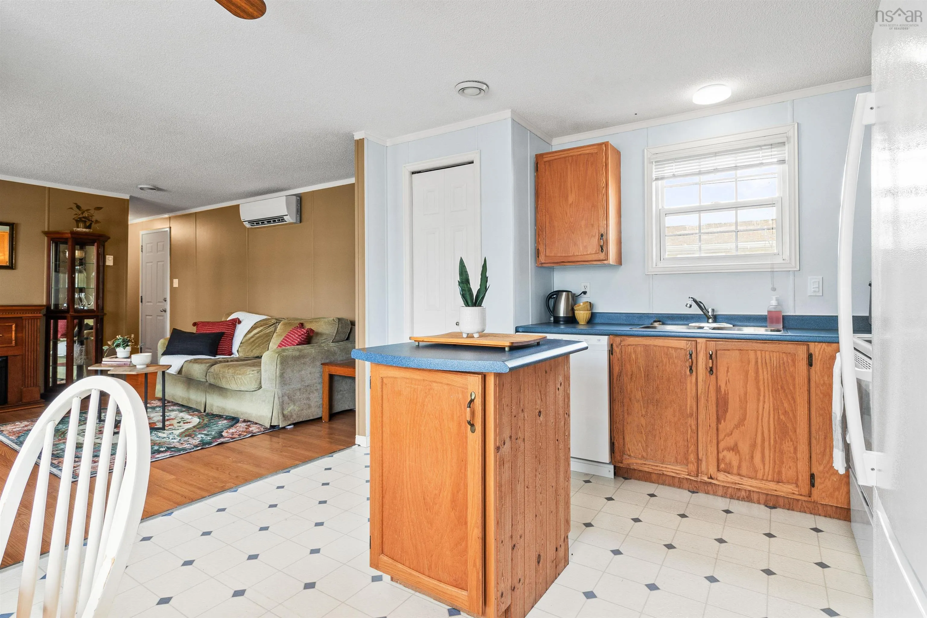 10 Apple Street, Dartmouth, NS B2W 4W2, 3 Bedrooms Bedrooms, ,1 BathroomBathrooms,Residential,For Sale,Apple,202512316