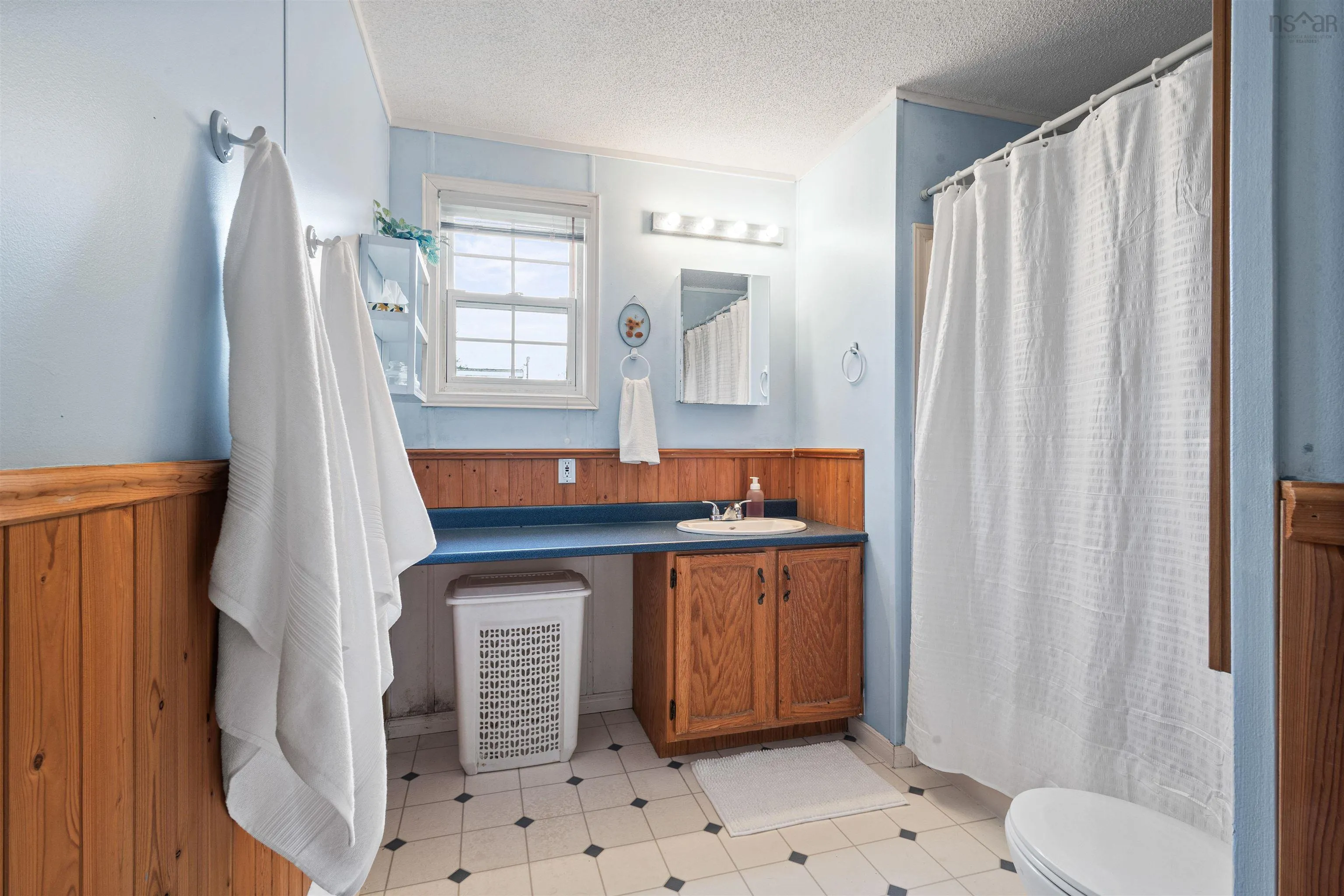 10 Apple Street, Dartmouth, NS B2W 4W2, 3 Bedrooms Bedrooms, ,1 BathroomBathrooms,Residential,For Sale,Apple,202512316