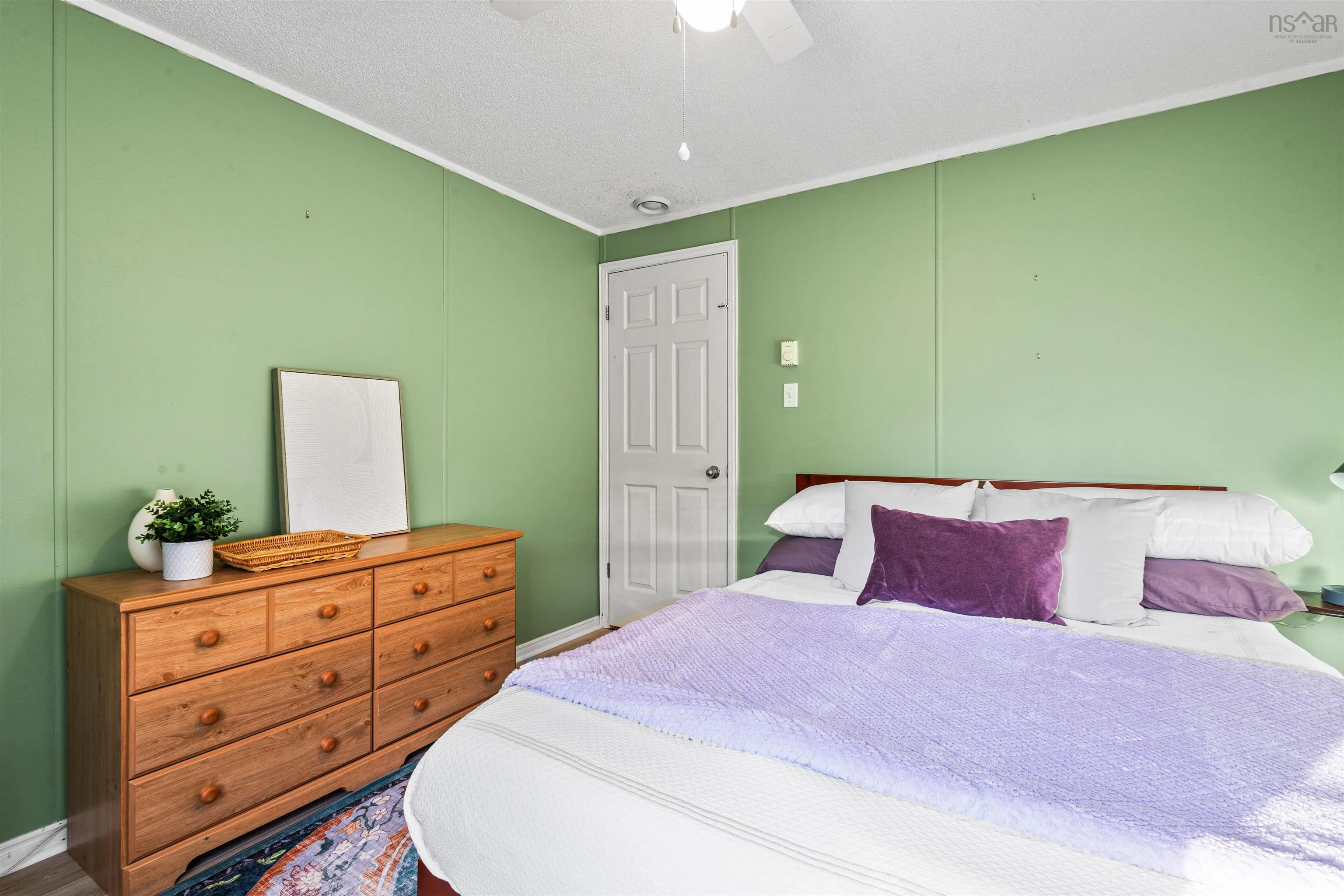 10 Apple Street, Dartmouth, NS B2W 4W2, 3 Bedrooms Bedrooms, ,1 BathroomBathrooms,Residential,For Sale,Apple,202512316