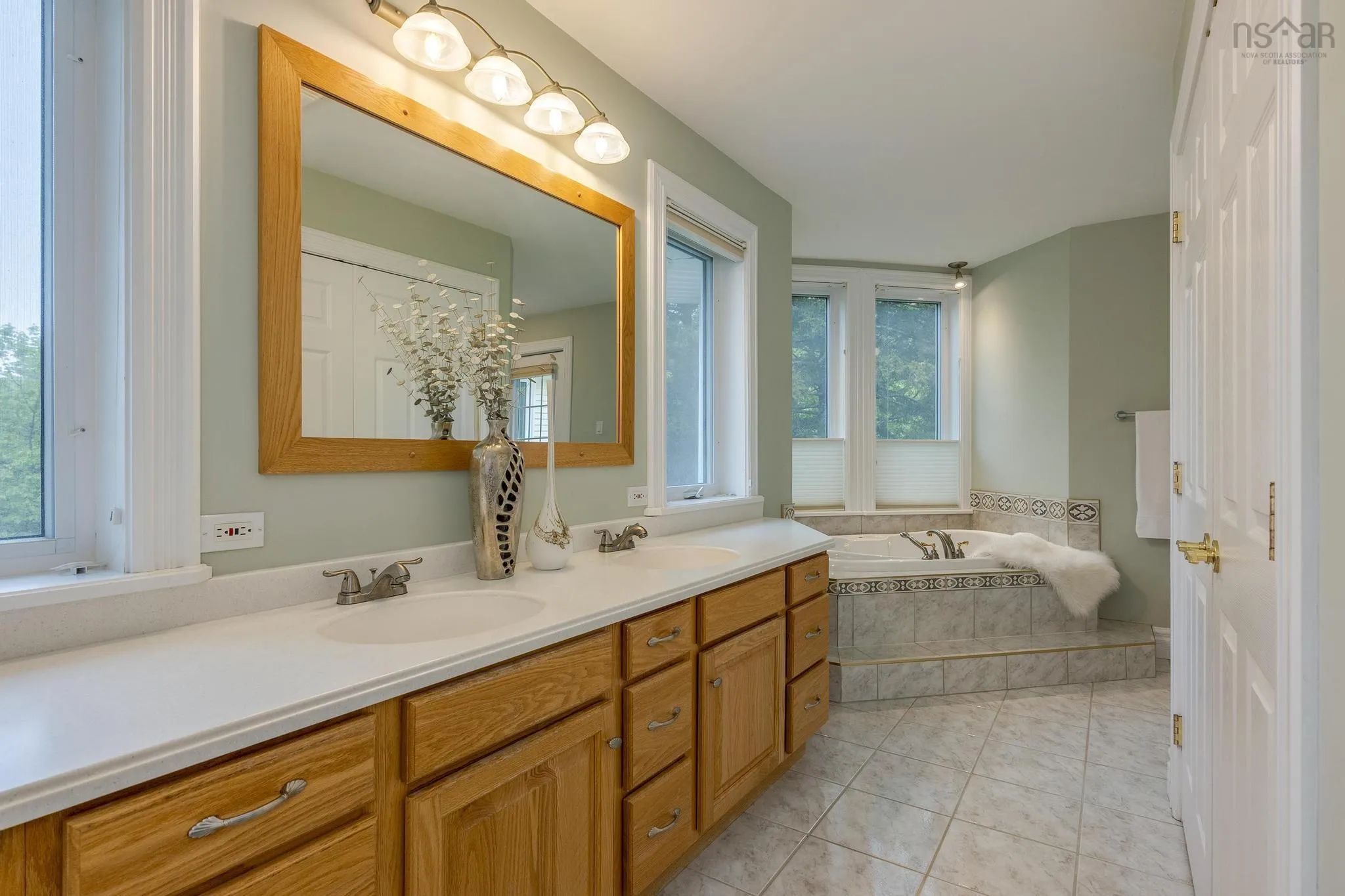 21 Long Lake Drive, Hammonds Plains, NS B4B 1K6, 5 Bedrooms Bedrooms, ,4 BathroomsBathrooms,Residential,For Sale,Long Lake,202514426