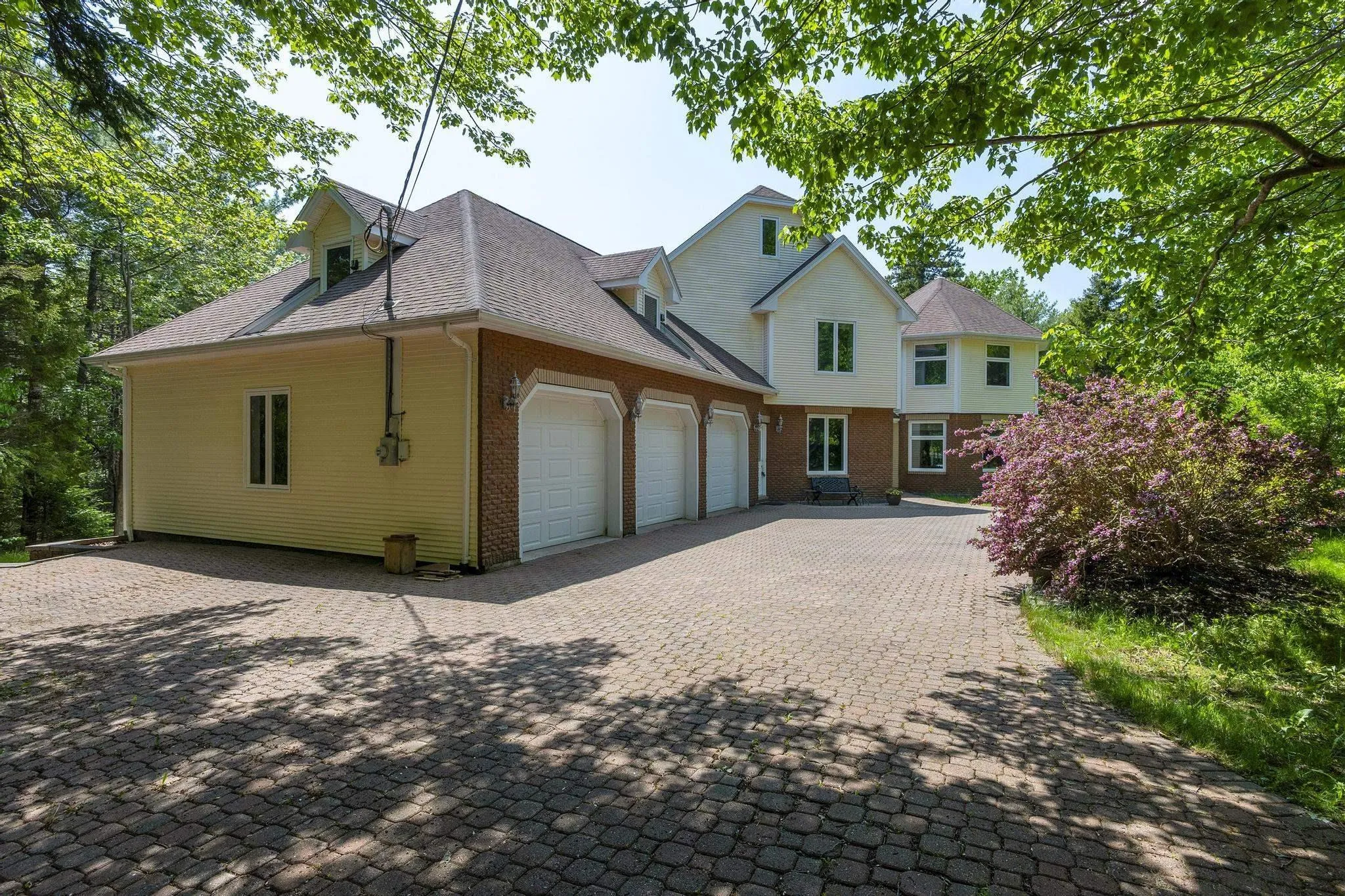 21 Long Lake Drive, Hammonds Plains, NS B4B 1K6, 5 Bedrooms Bedrooms, ,4 BathroomsBathrooms,Residential,For Sale,Long Lake,202514426