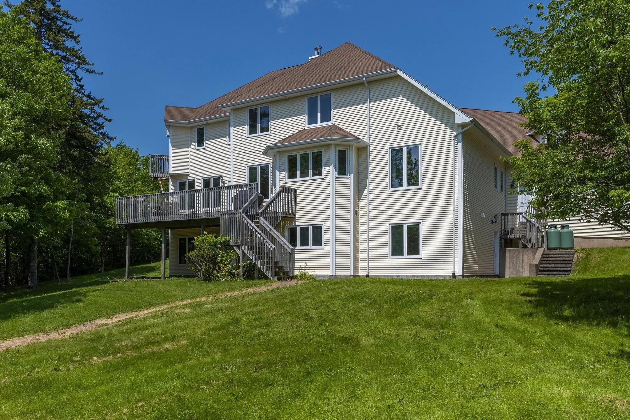 21 Long Lake Drive, Hammonds Plains, NS B4B 1K6, 5 Bedrooms Bedrooms, ,4 BathroomsBathrooms,Residential,For Sale,Long Lake,202514426