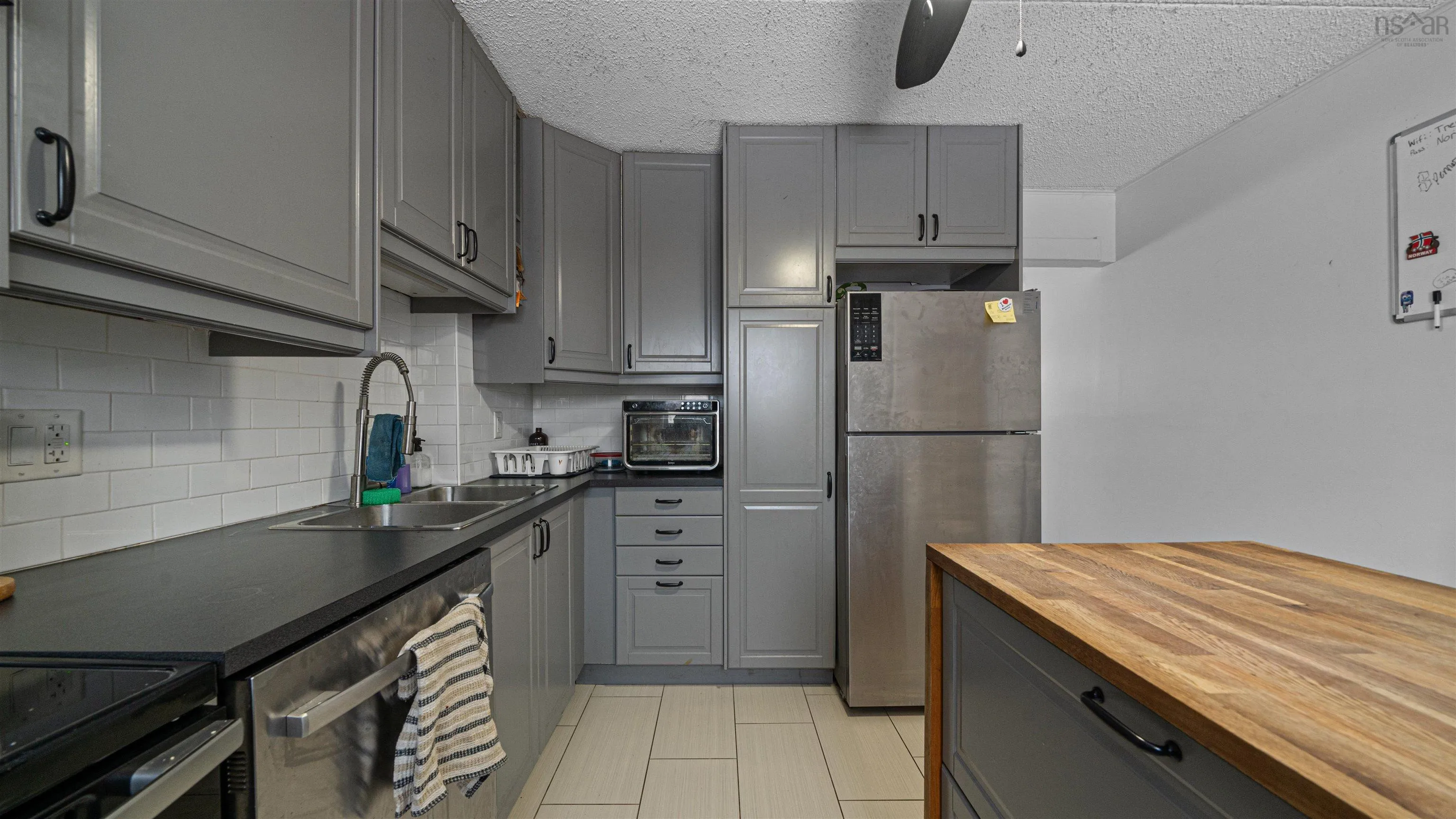 6011 Stairs Street, Halifax Ns B3k 2e4, 12 Bedrooms Bedrooms, ,Residential Income,For Sale,Stairs,202503615