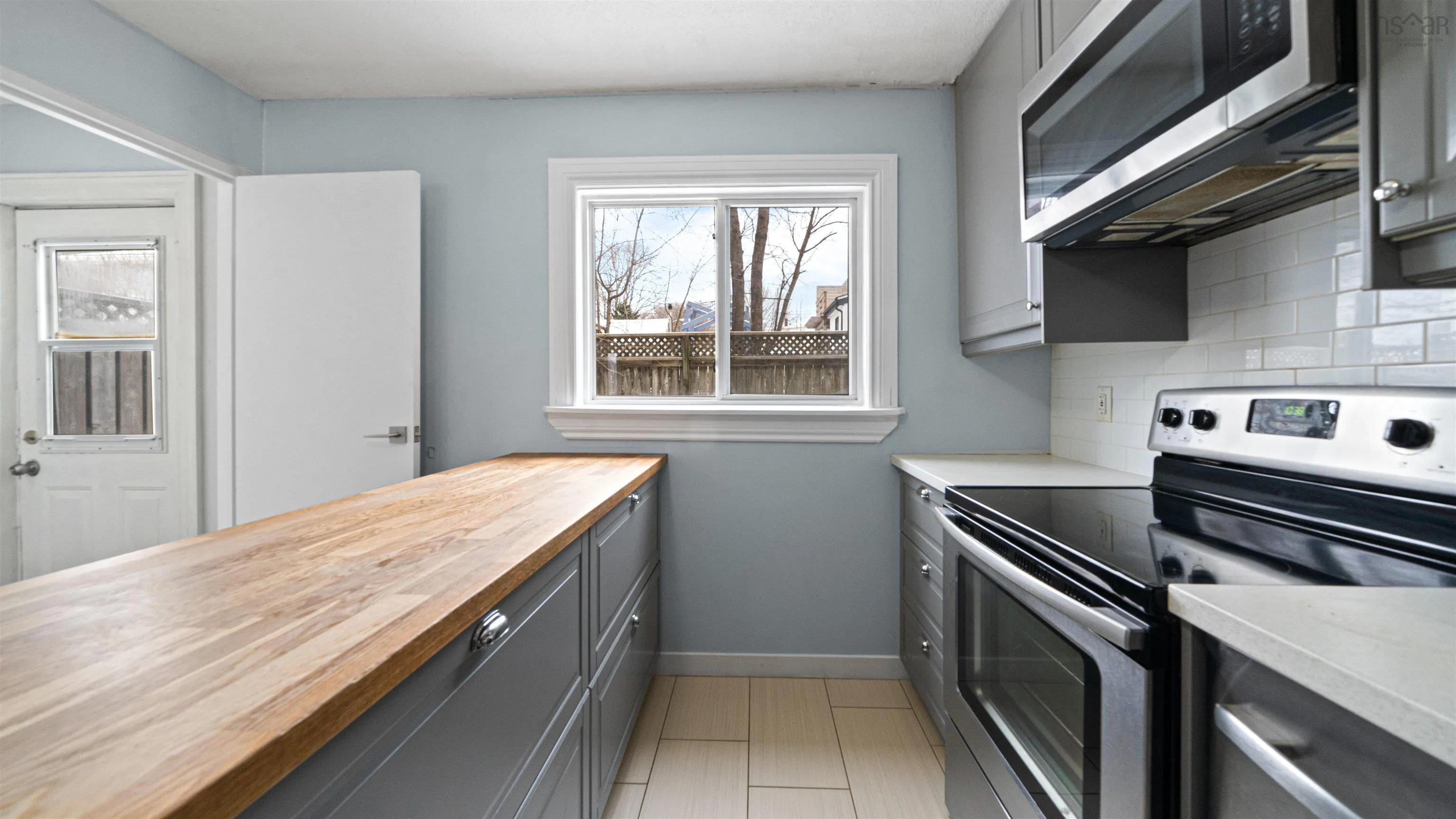 6011 Stairs Street, Halifax Ns B3k 2e4, 12 Bedrooms Bedrooms, ,Residential Income,For Sale,Stairs,202503615