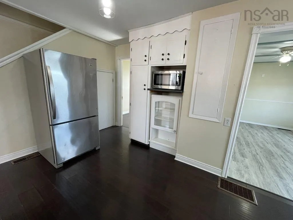 15068 Cabot Trail, Chéticamp, NS B0E 1H0, 4 Bedrooms Bedrooms, ,2 BathroomsBathrooms,Residential,For Sale,Cabot,202522924