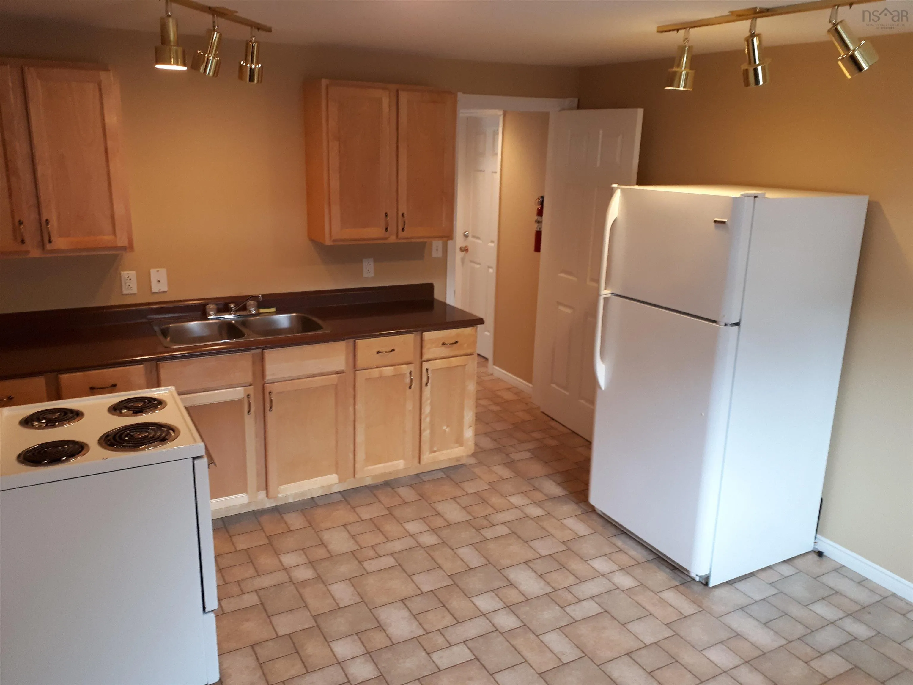 15068 Cabot Trail, Chéticamp, NS B0E 1H0, 4 Bedrooms Bedrooms, ,2 BathroomsBathrooms,Residential,For Sale,Cabot,202522924