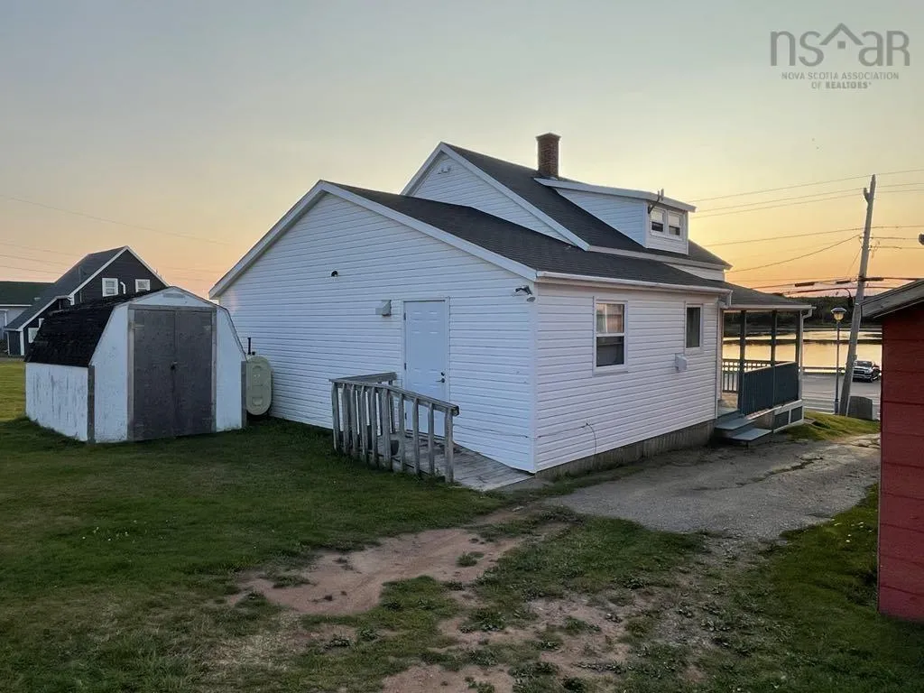 15068 Cabot Trail, Chéticamp, NS B0E 1H0, 4 Bedrooms Bedrooms, ,2 BathroomsBathrooms,Residential,For Sale,Cabot,202522924