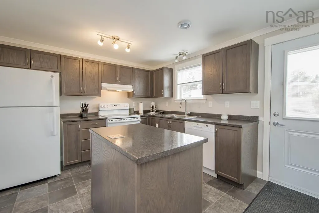 2 Sharon Drive, Middle Sackville Ns B4e 1e3, 2 Bedrooms Bedrooms, ,1 BathroomBathrooms,Residential,For Sale,Sharon,202508507