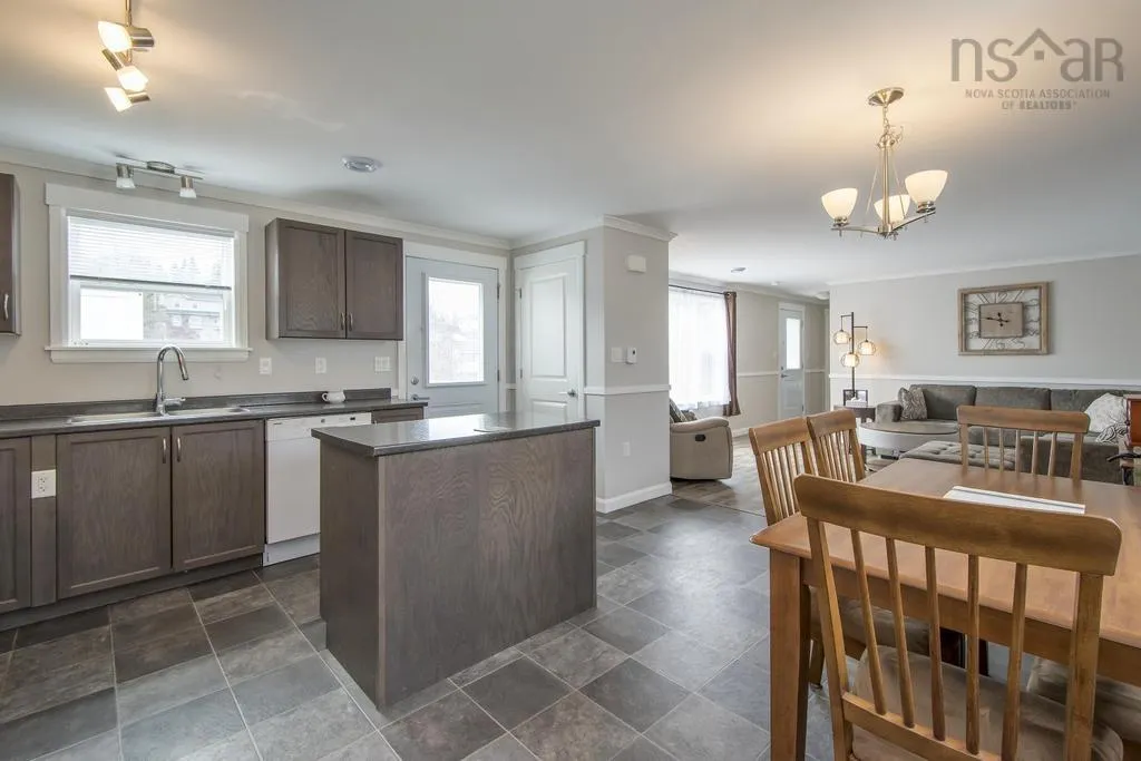 2 Sharon Drive, Middle Sackville Ns B4e 1e3, 2 Bedrooms Bedrooms, ,1 BathroomBathrooms,Residential,For Sale,Sharon,202508507