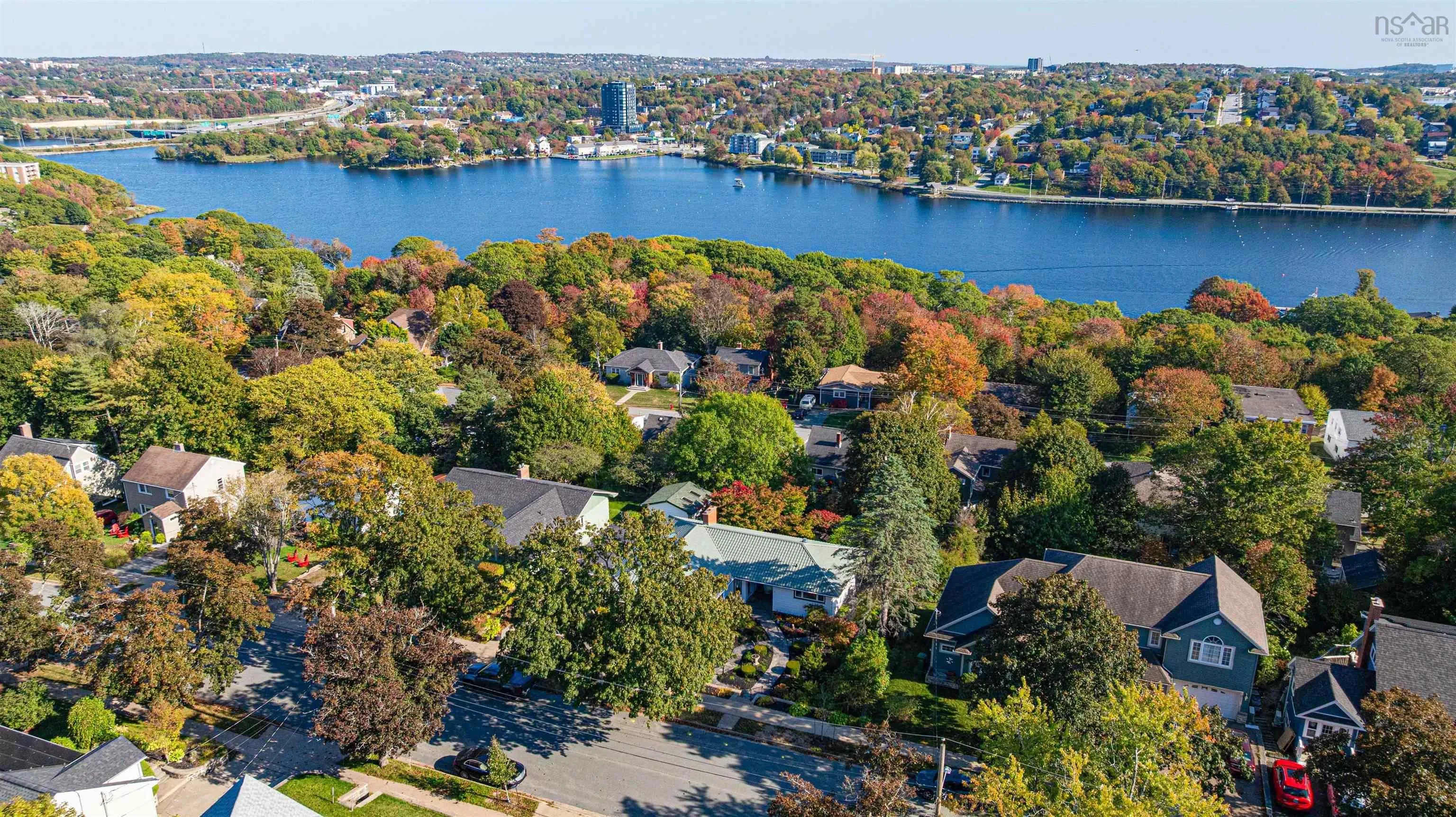 15 Lakeview Avenue, Dartmouth, NS B3A 3S8, 3 Bedrooms Bedrooms, ,2 BathroomsBathrooms,Residential,For Sale,Lakeview,202525606