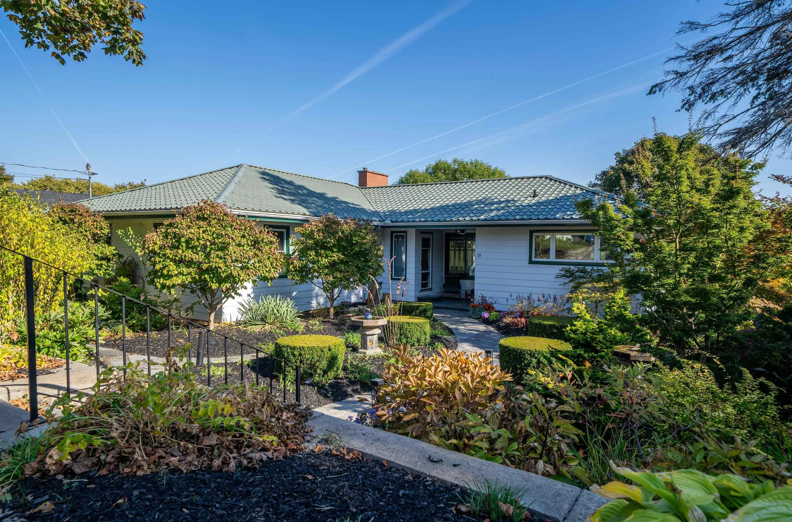 15 Lakeview Avenue, Dartmouth, NS B3A 3S8, 3 Bedrooms Bedrooms, ,2 BathroomsBathrooms,Residential,For Sale,Lakeview,202525606
