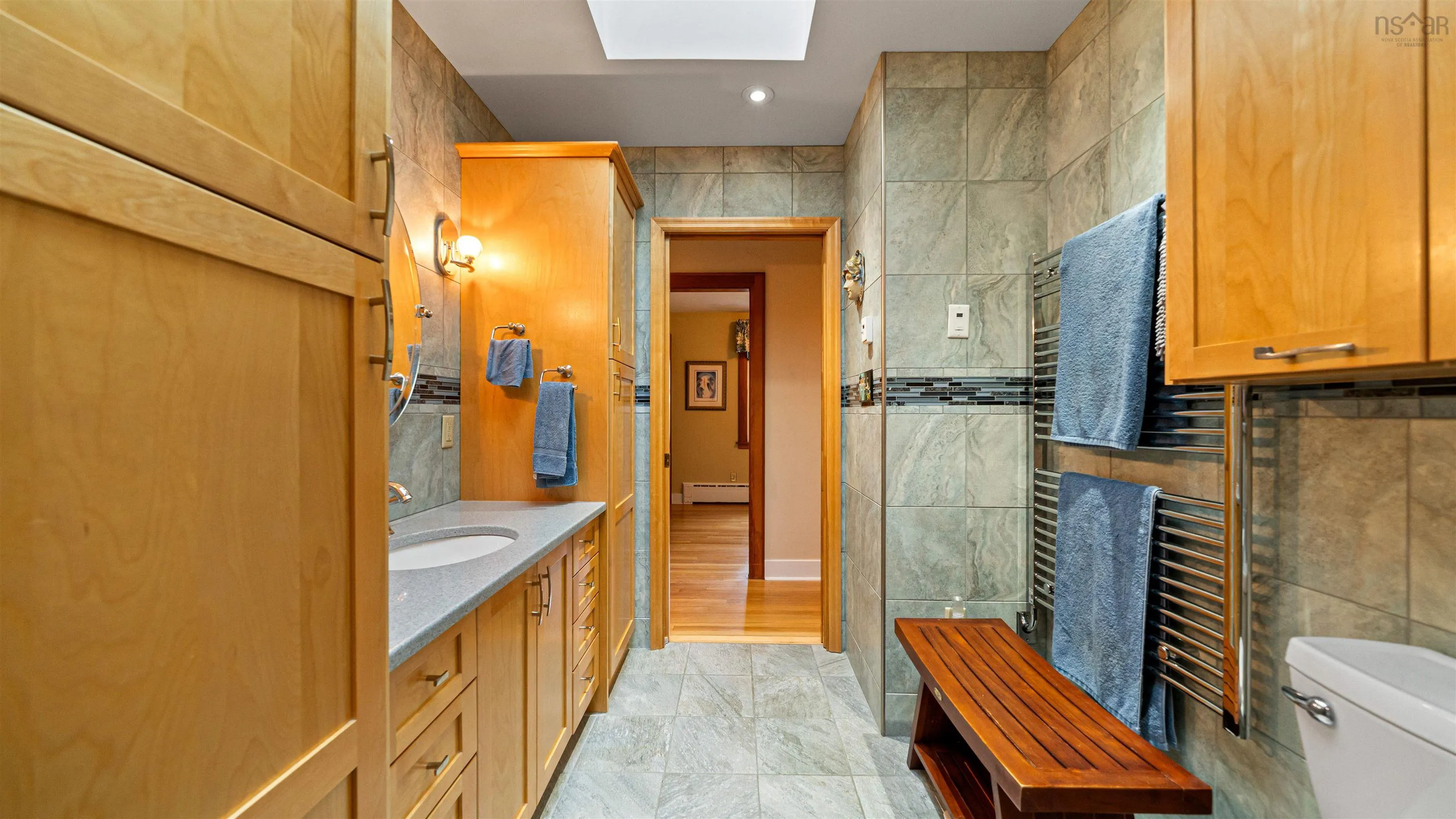 15 Lakeview Avenue, Dartmouth, NS B3A 3S8, 3 Bedrooms Bedrooms, ,2 BathroomsBathrooms,Residential,For Sale,Lakeview,202525606