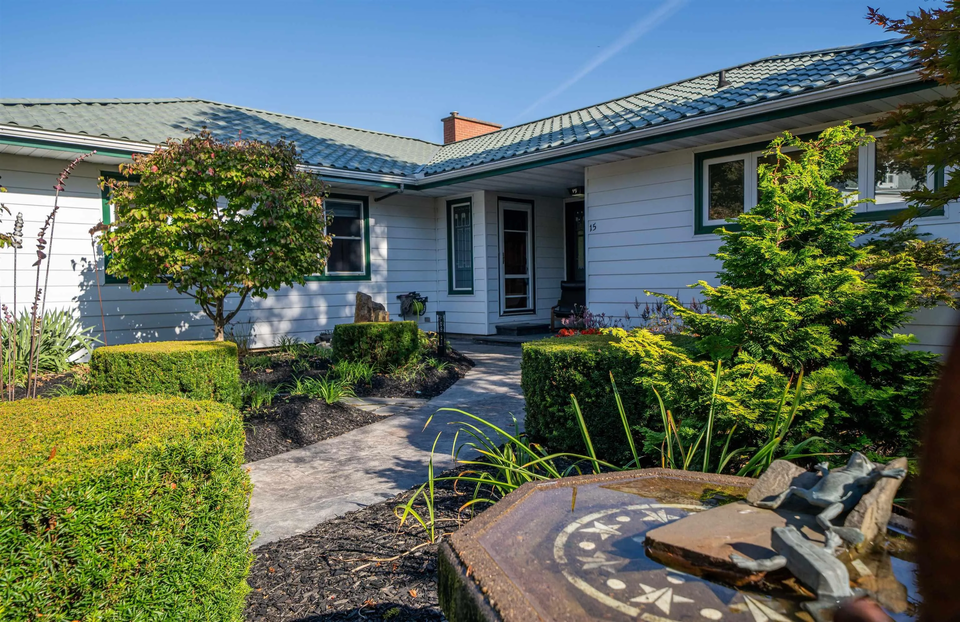 15 Lakeview Avenue, Dartmouth, NS B3A 3S8, 3 Bedrooms Bedrooms, ,2 BathroomsBathrooms,Residential,For Sale,Lakeview,202525606