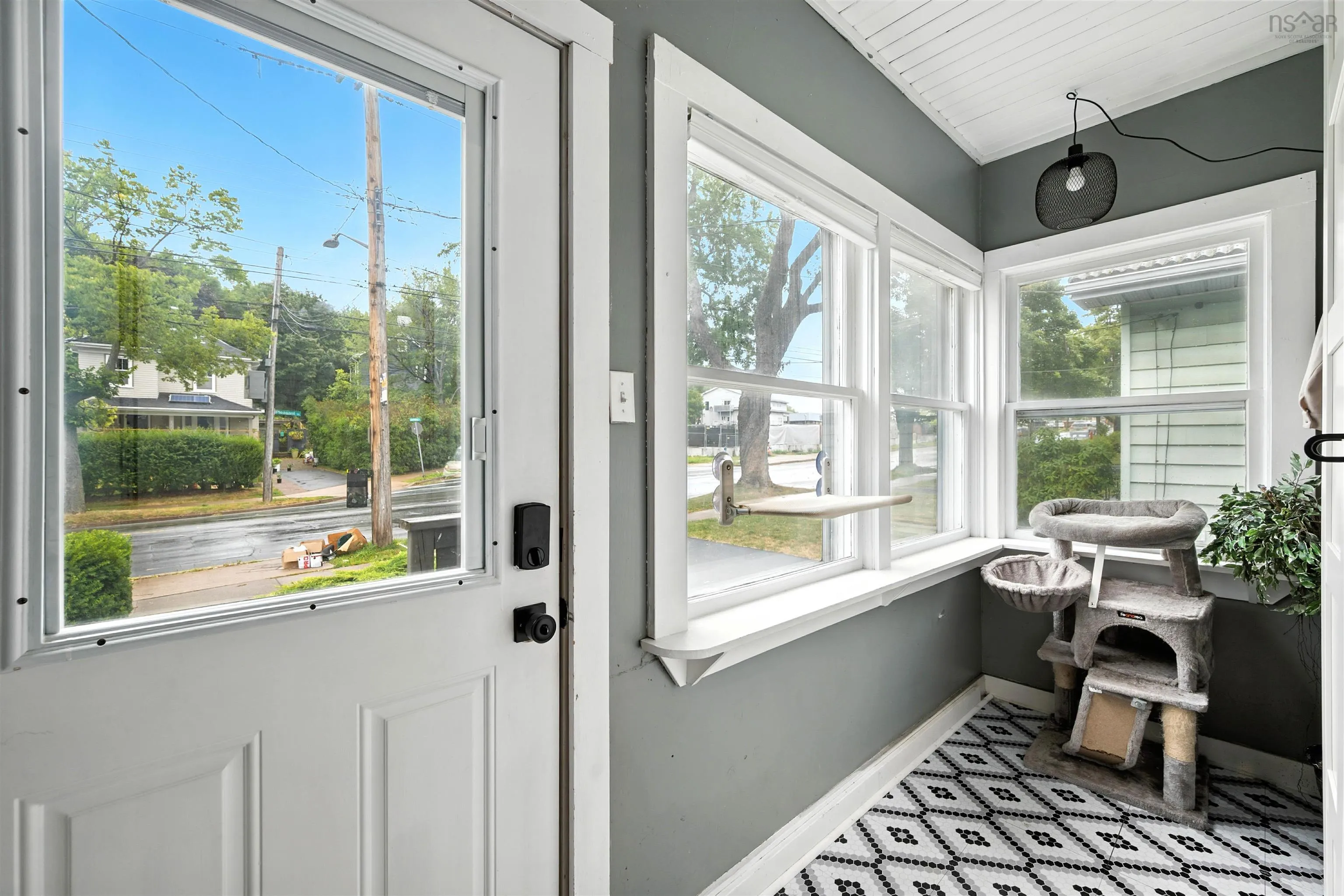 184 Pleasant Street, Dartmouth, NS B2Y 3R1, 3 Bedrooms Bedrooms, ,2 BathroomsBathrooms,Residential,For Sale,Pleasant,202522182