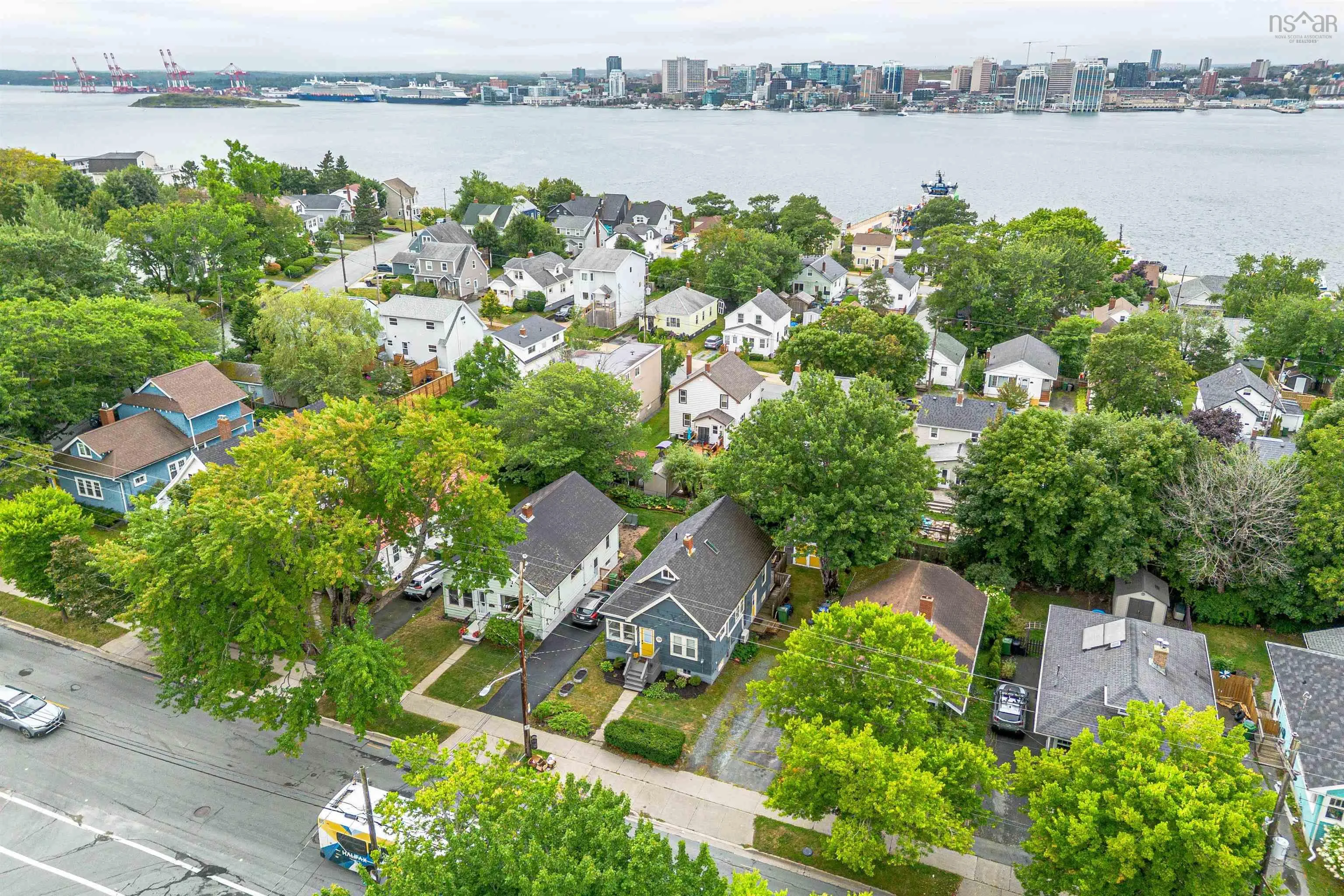 184 Pleasant Street, Dartmouth, NS B2Y 3R1, 3 Bedrooms Bedrooms, ,2 BathroomsBathrooms,Residential,For Sale,Pleasant,202522182