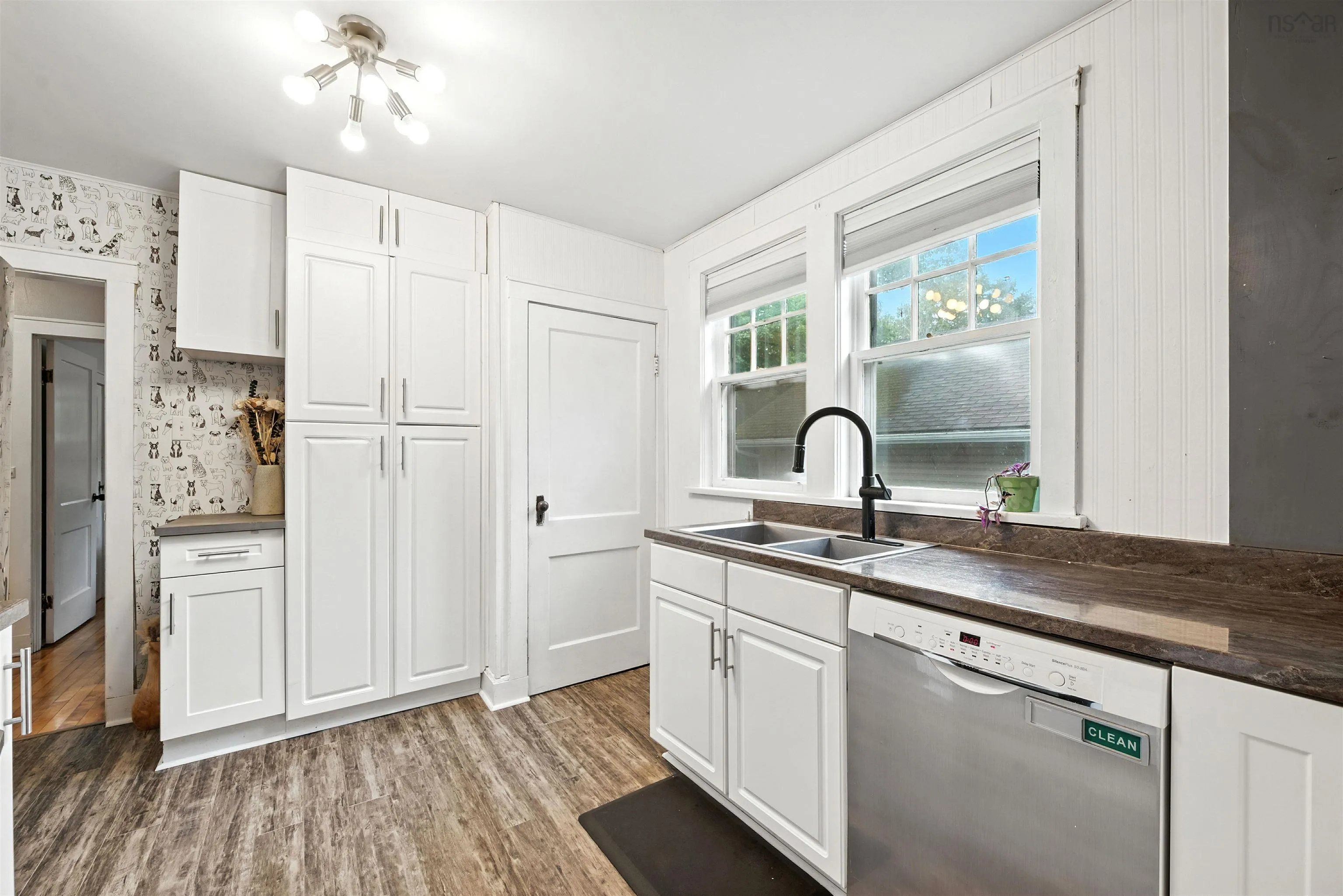 184 Pleasant Street, Dartmouth, NS B2Y 3R1, 3 Bedrooms Bedrooms, ,2 BathroomsBathrooms,Residential,For Sale,Pleasant,202522182