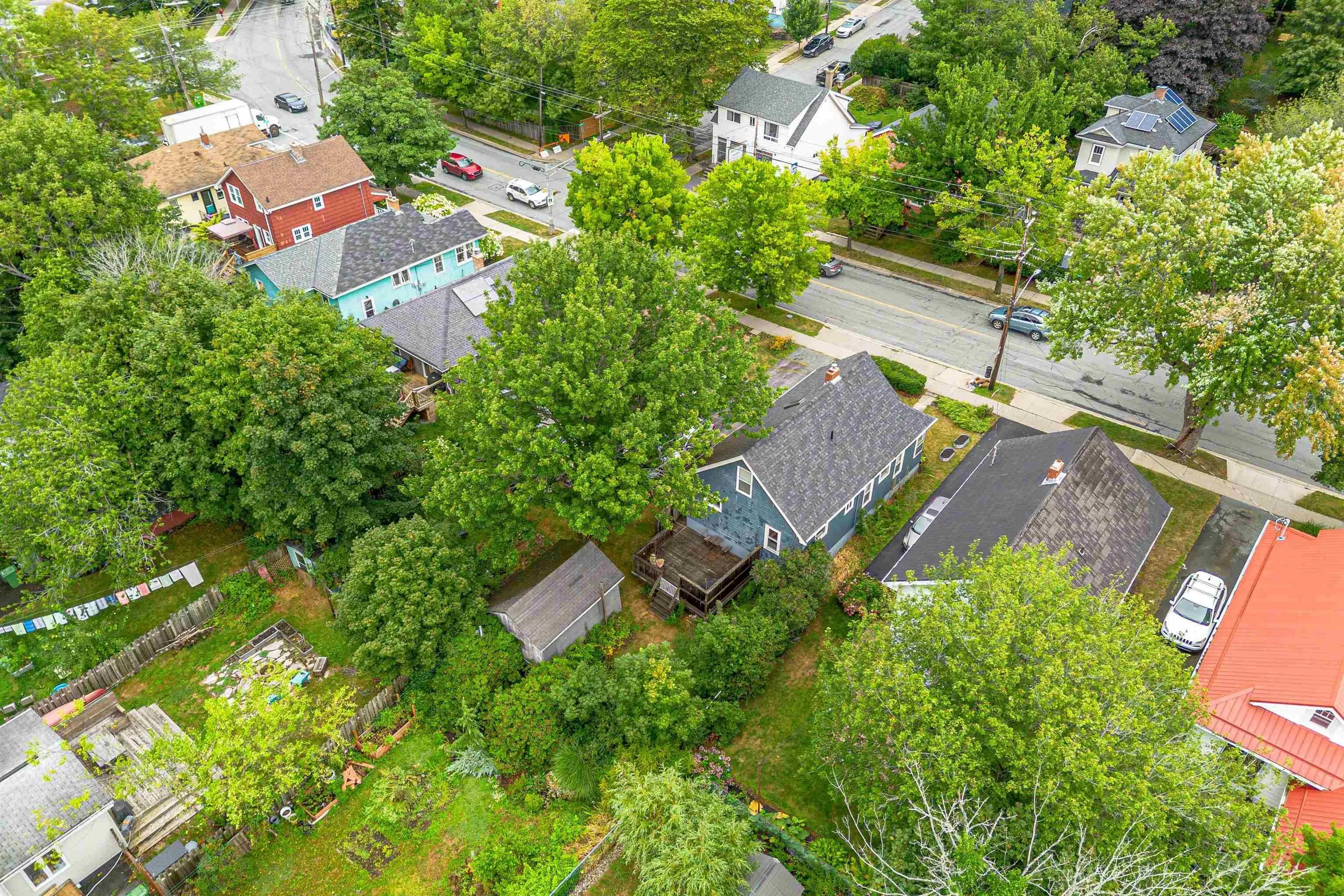 184 Pleasant Street, Dartmouth, NS B2Y 3R1, 3 Bedrooms Bedrooms, ,2 BathroomsBathrooms,Residential,For Sale,Pleasant,202522182