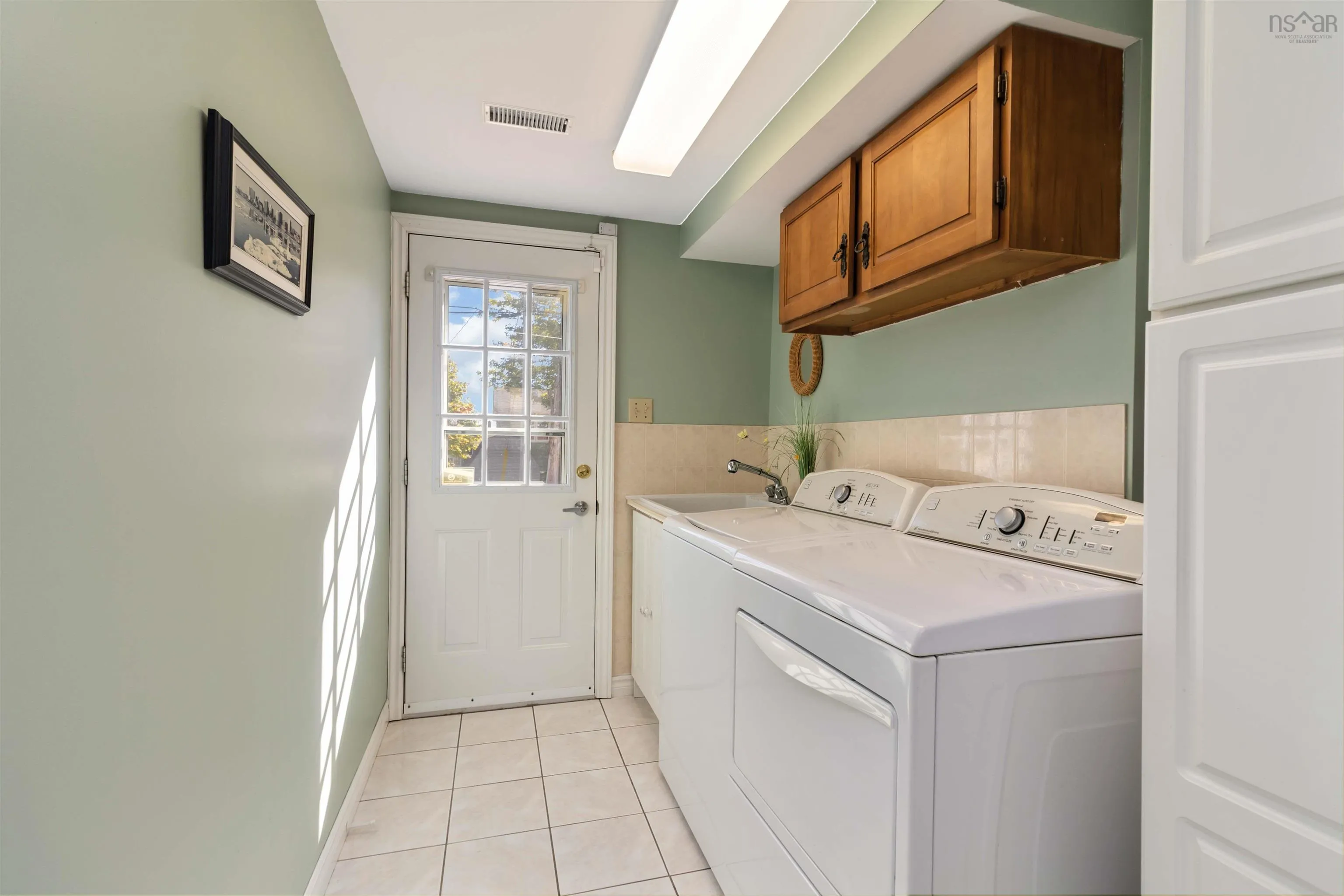 14 Agincourt Crescent, Dartmouth, NS B2V 1J1, 3 Bedrooms Bedrooms, ,2 BathroomsBathrooms,Residential,For Sale,Agincourt,202525188